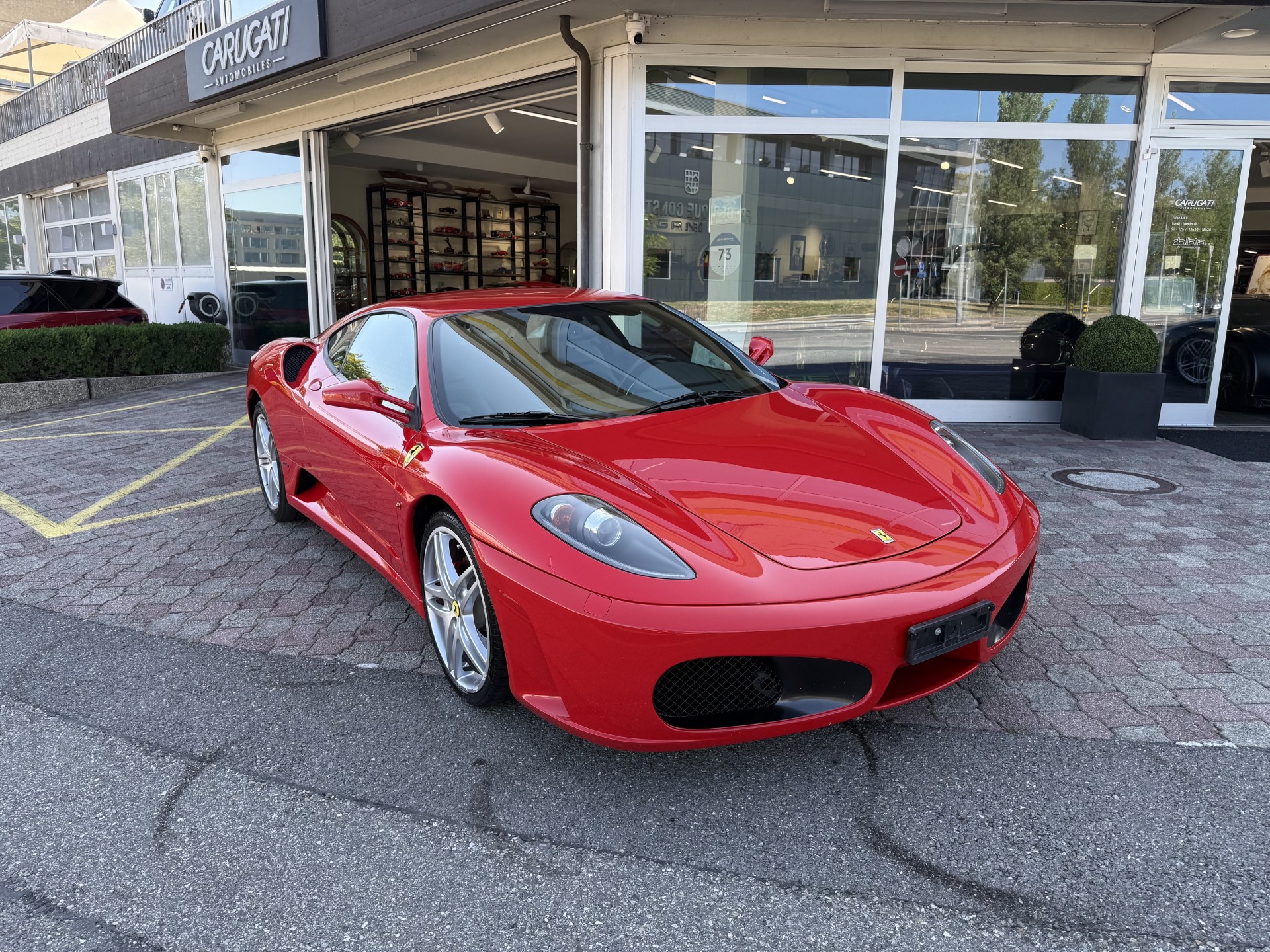 FERRARI F430-showroom-element-1