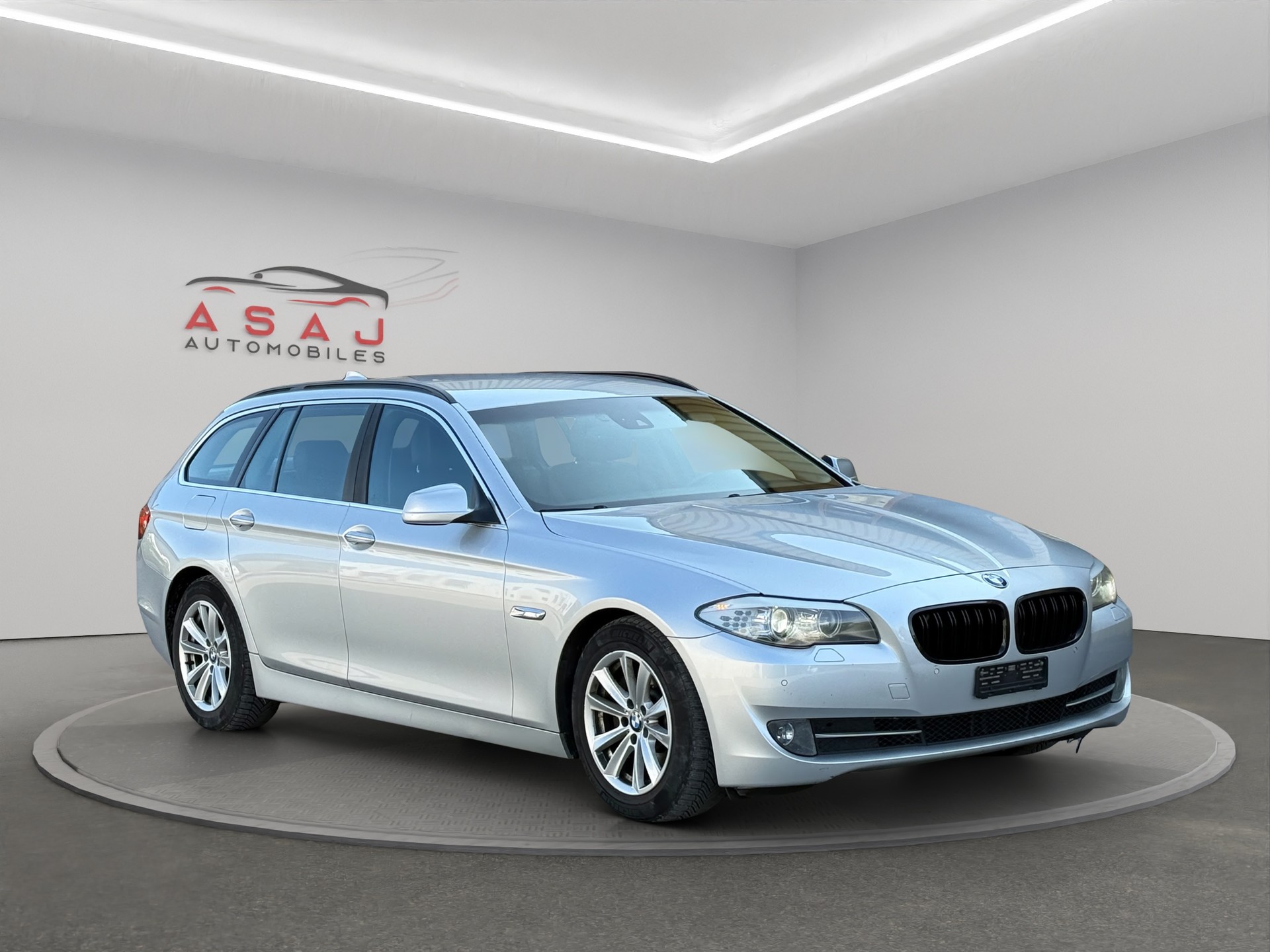 BMW 525d Touring Steptronic-image-0