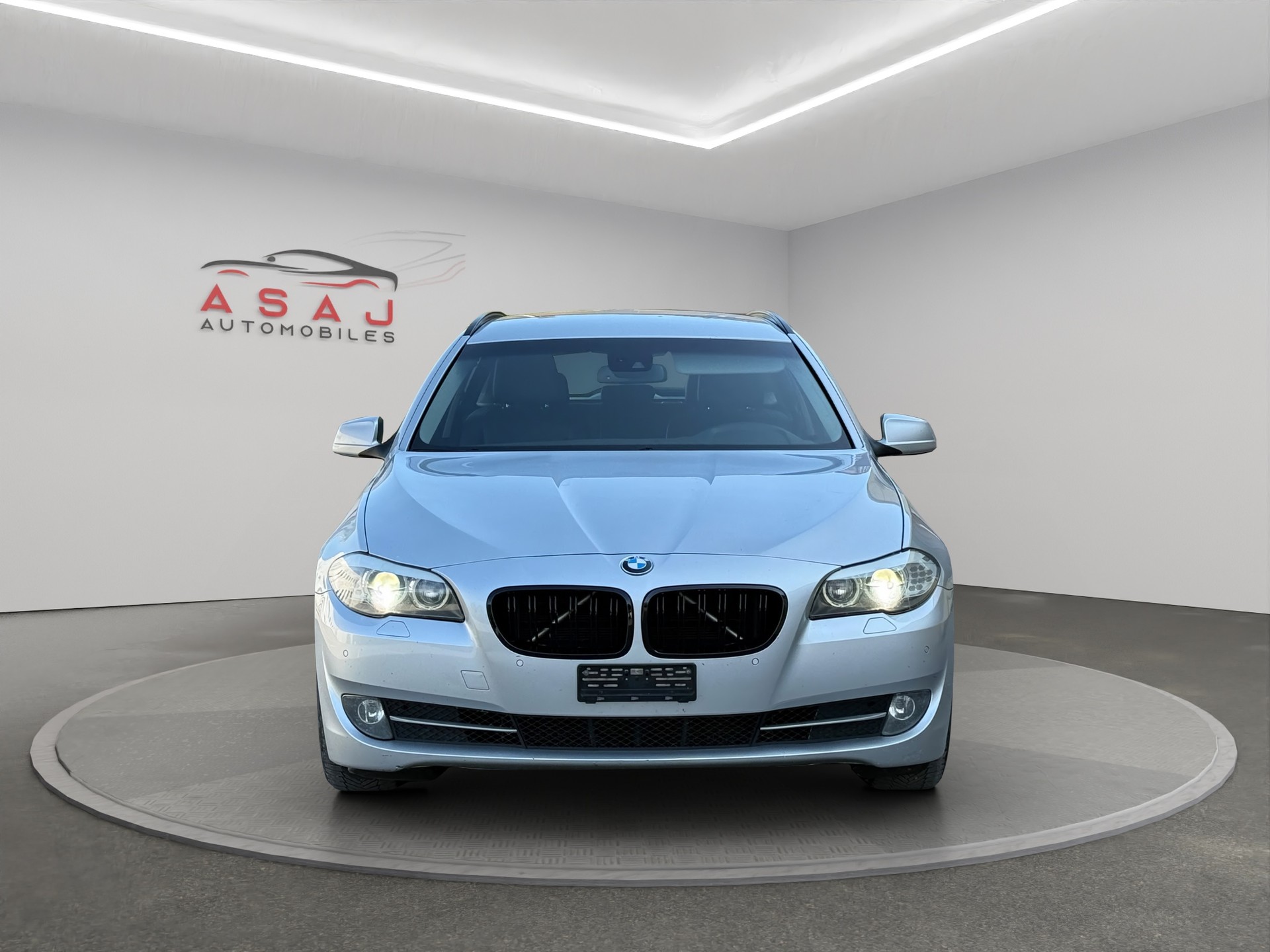 BMW 525d Touring Steptronic-image-1