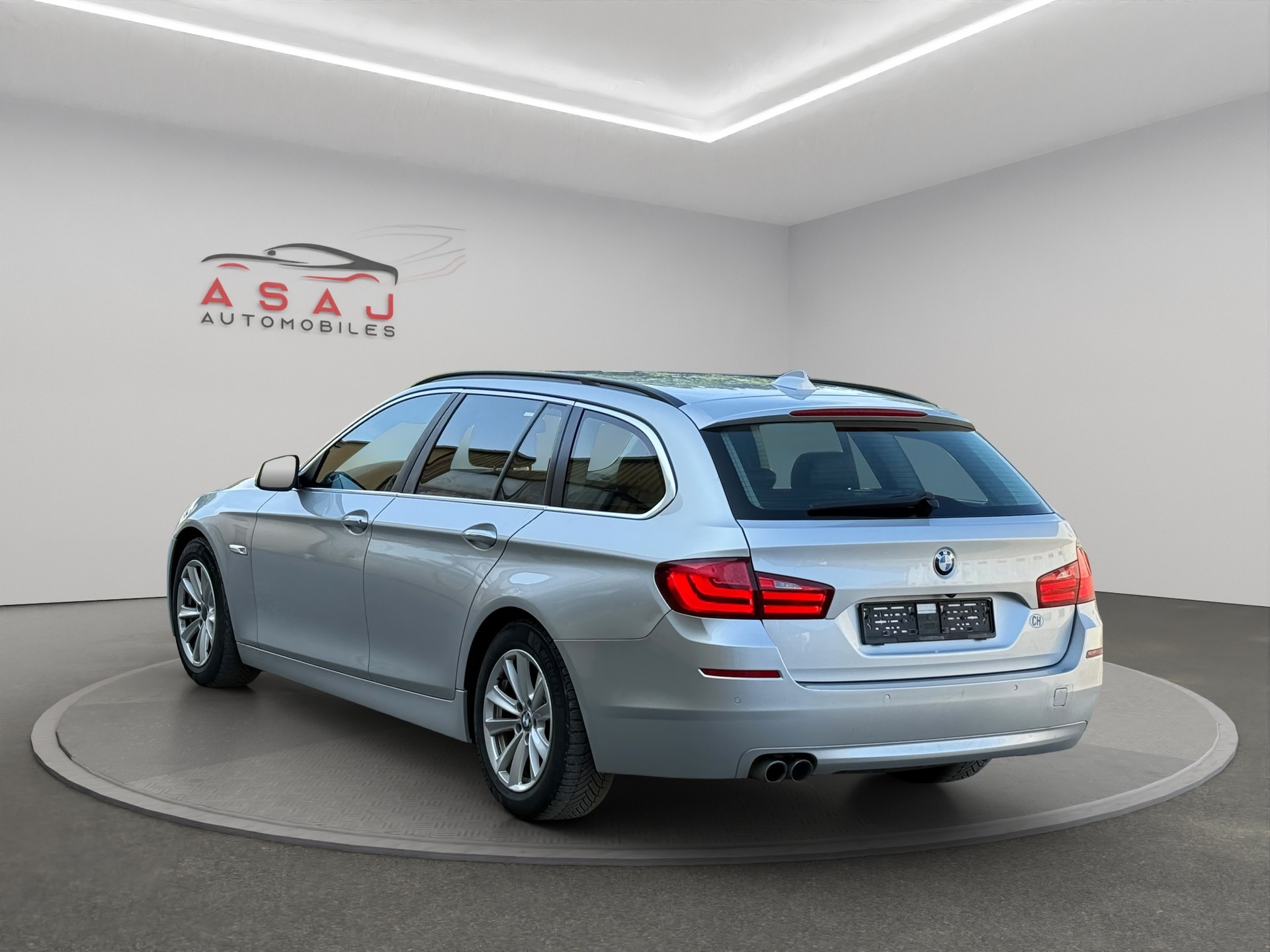 BMW 525d Touring Steptronic-image-4
