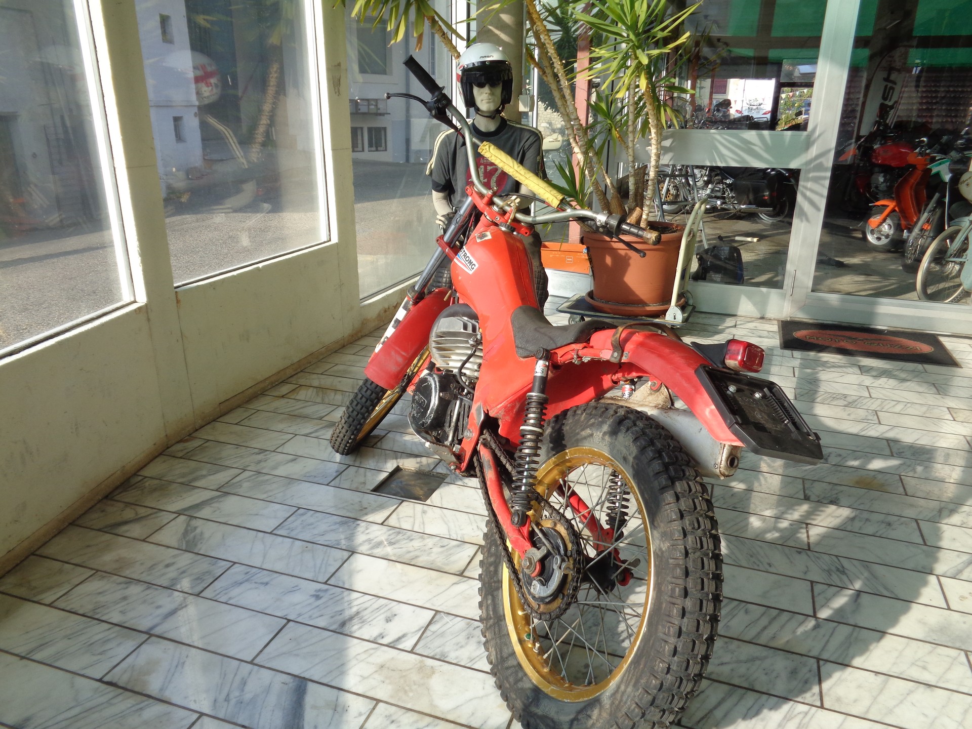 CCM CMT 310 MK II-image-2