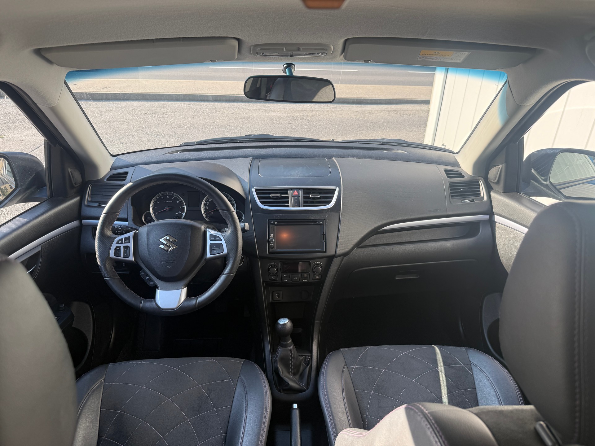 SUZUKI Swift 1.2i 16V PizSulai 4x4 *KLIMA* AHK* MFK FRISCH-image-14