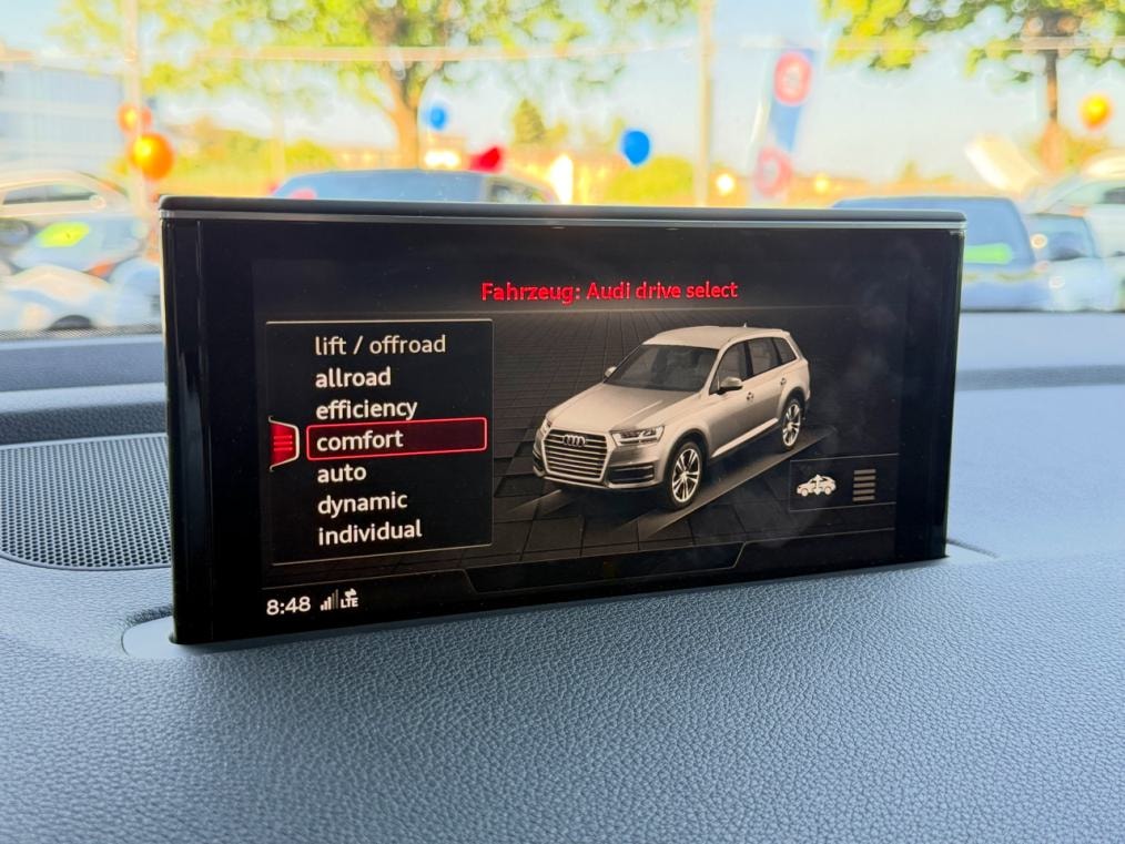 AUDI Q7 50 TDi quattro S line-image-6