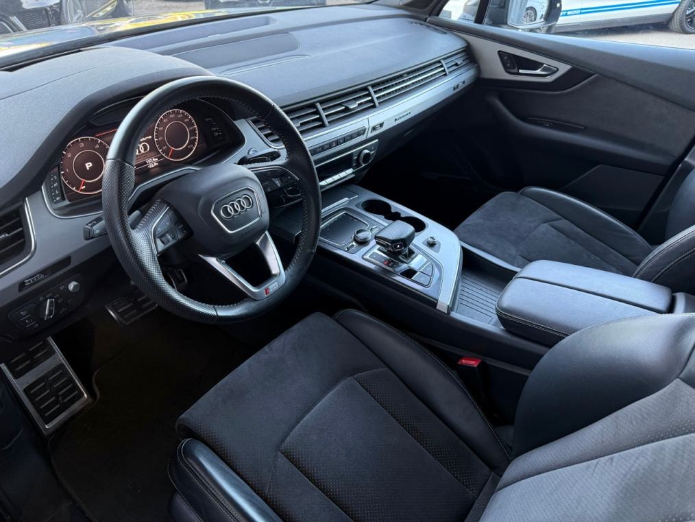 AUDI Q7 50 TDi quattro S line-image-3