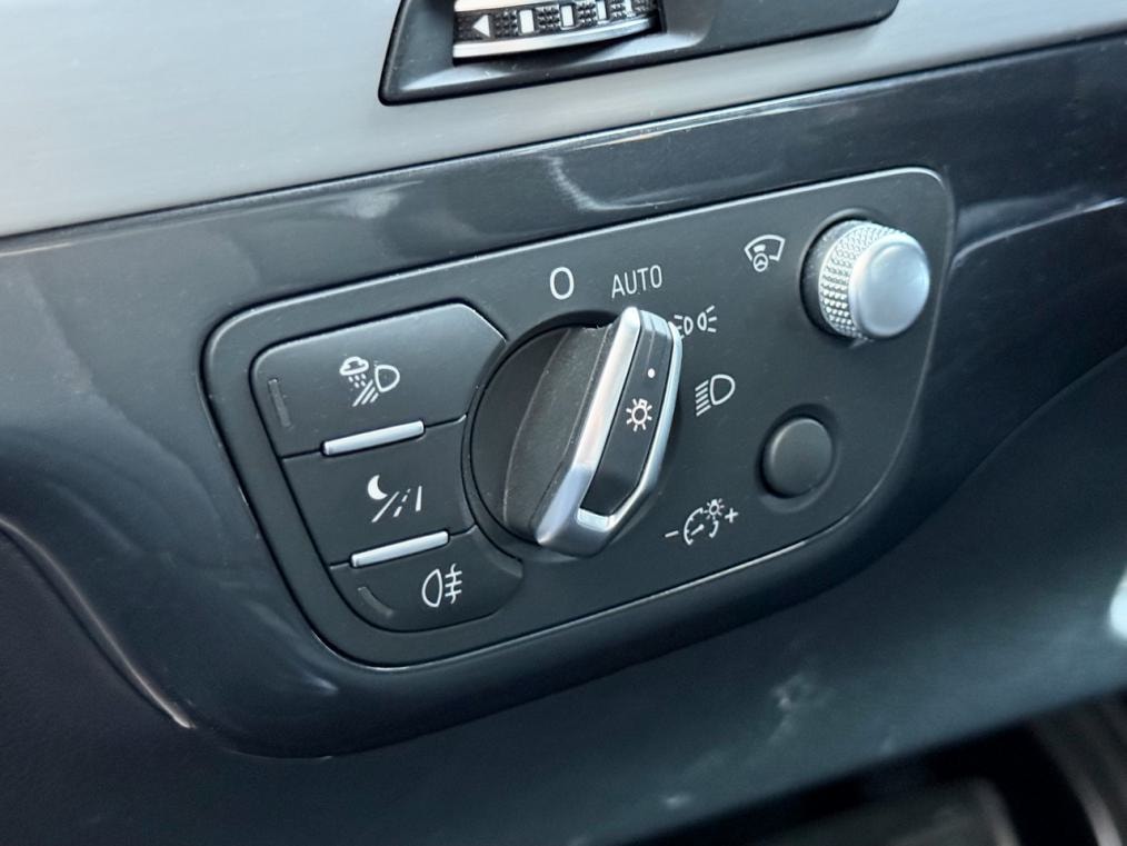 AUDI Q7 50 TDi quattro S line-image-8