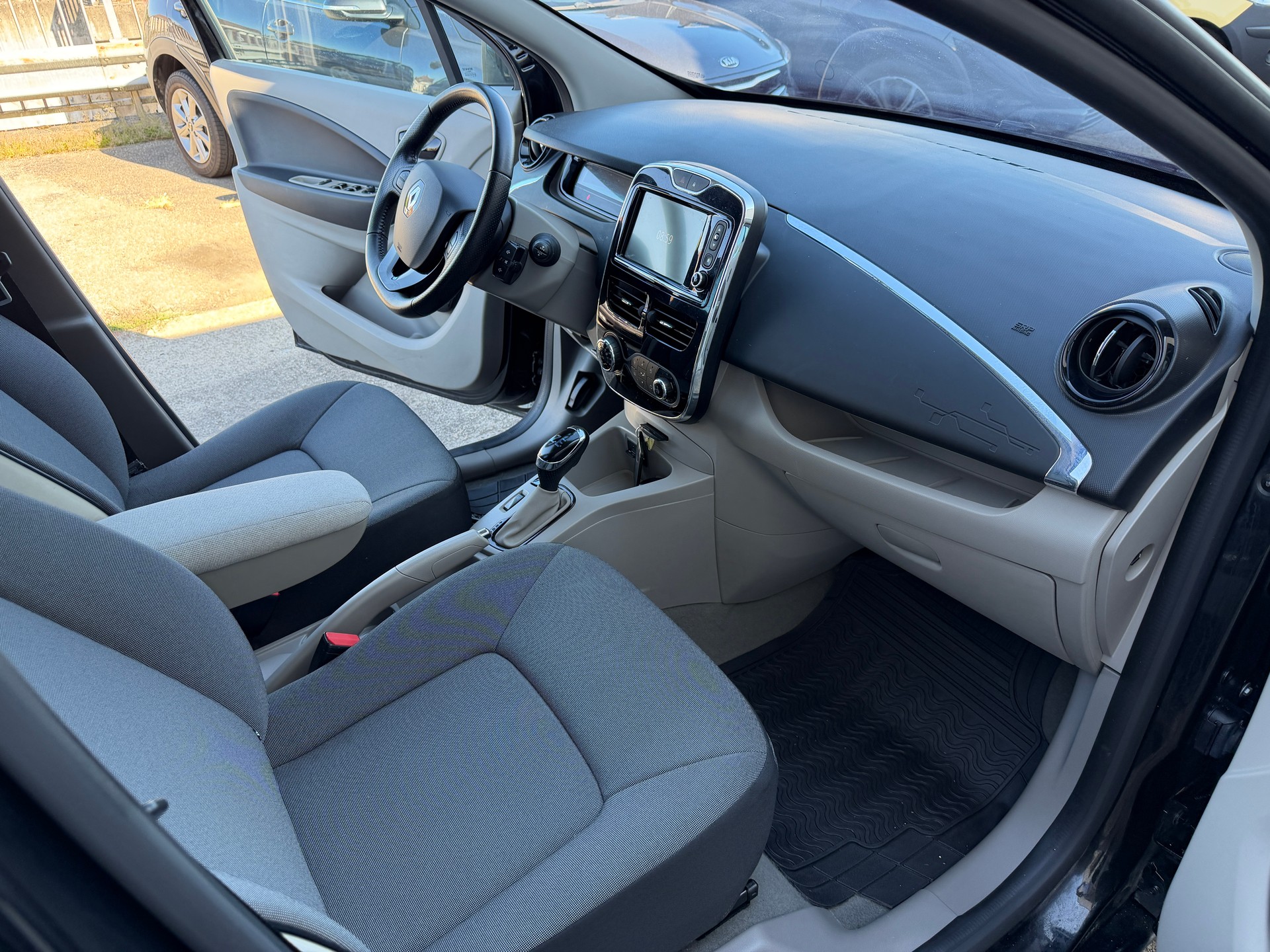 RENAULT Zoe Intens Q210-image-8