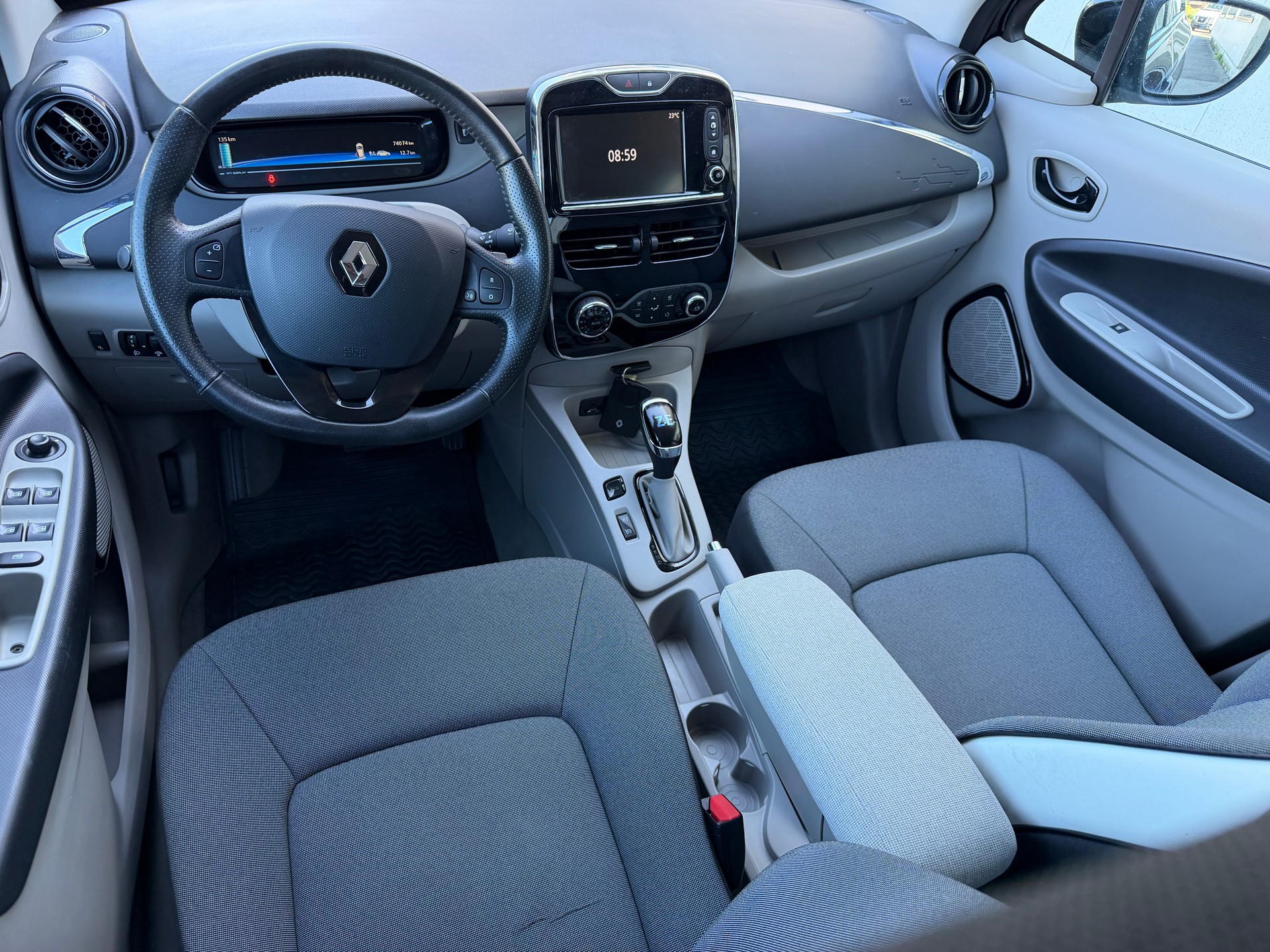 RENAULT Zoe Intens Q210-image-5