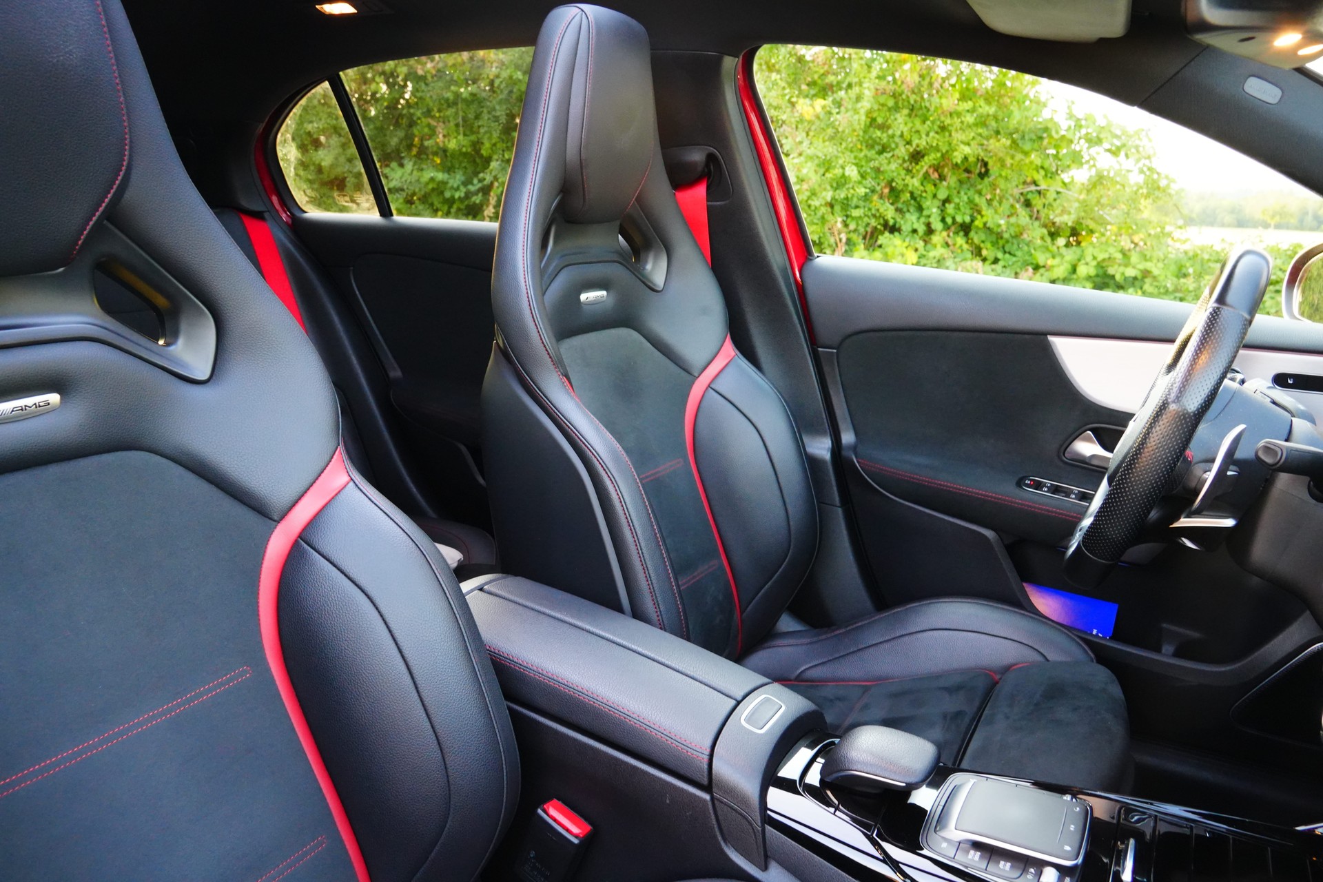 MERCEDES-BENZ A 35 AMG 4matic-image-4
