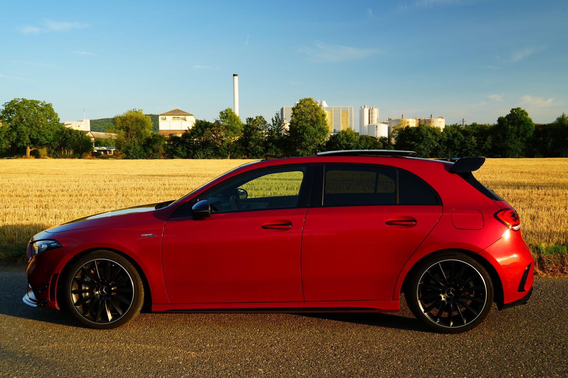 MERCEDES-BENZ A 35 AMG 4matic-image-3