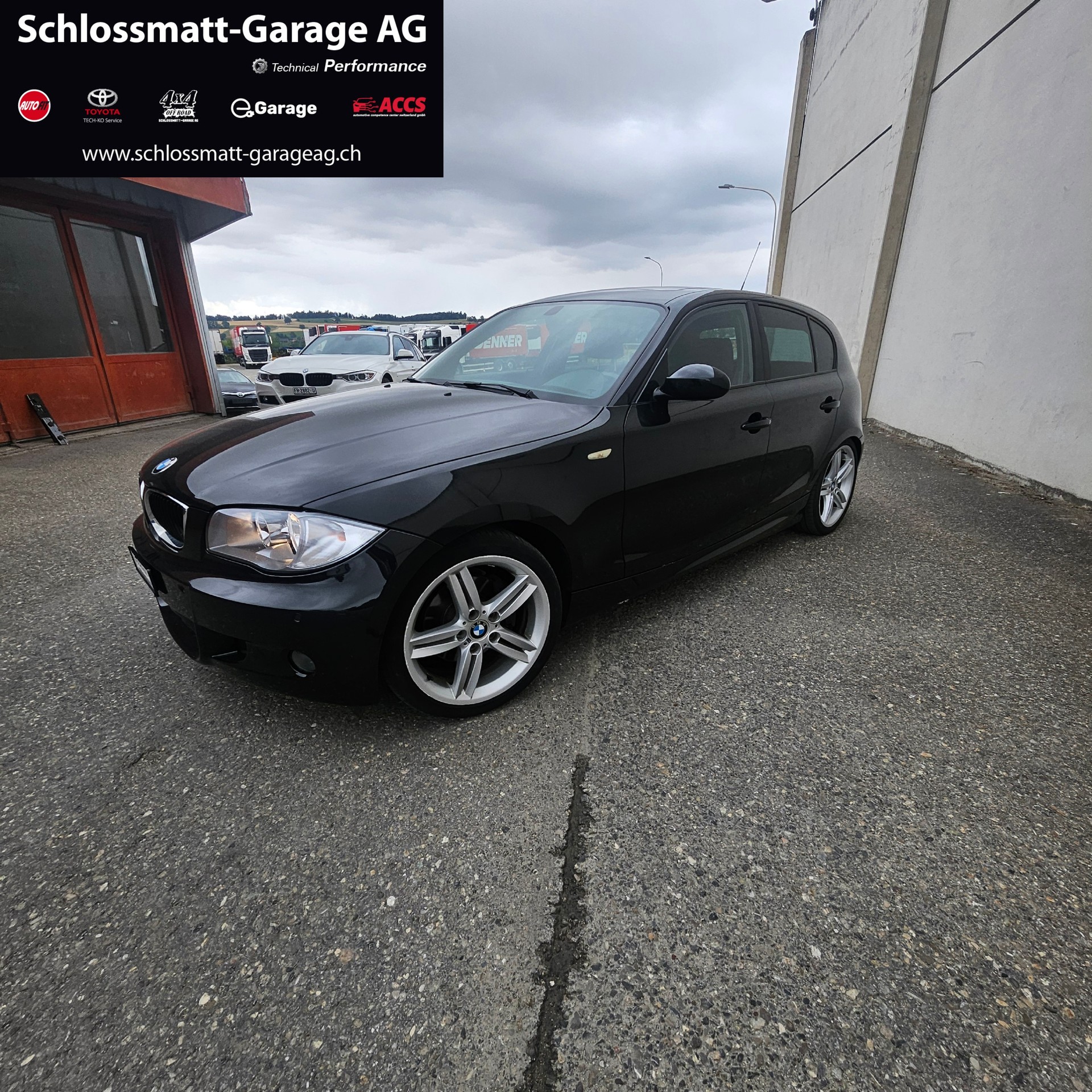 BMW 120i-image-2