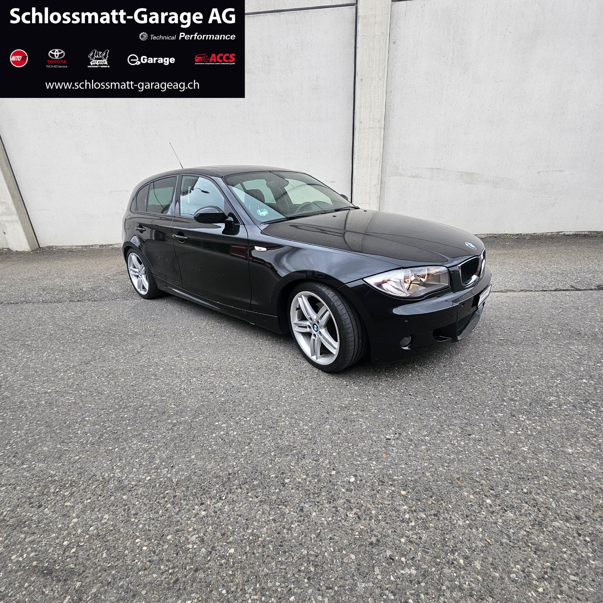 BMW 120i-image-0