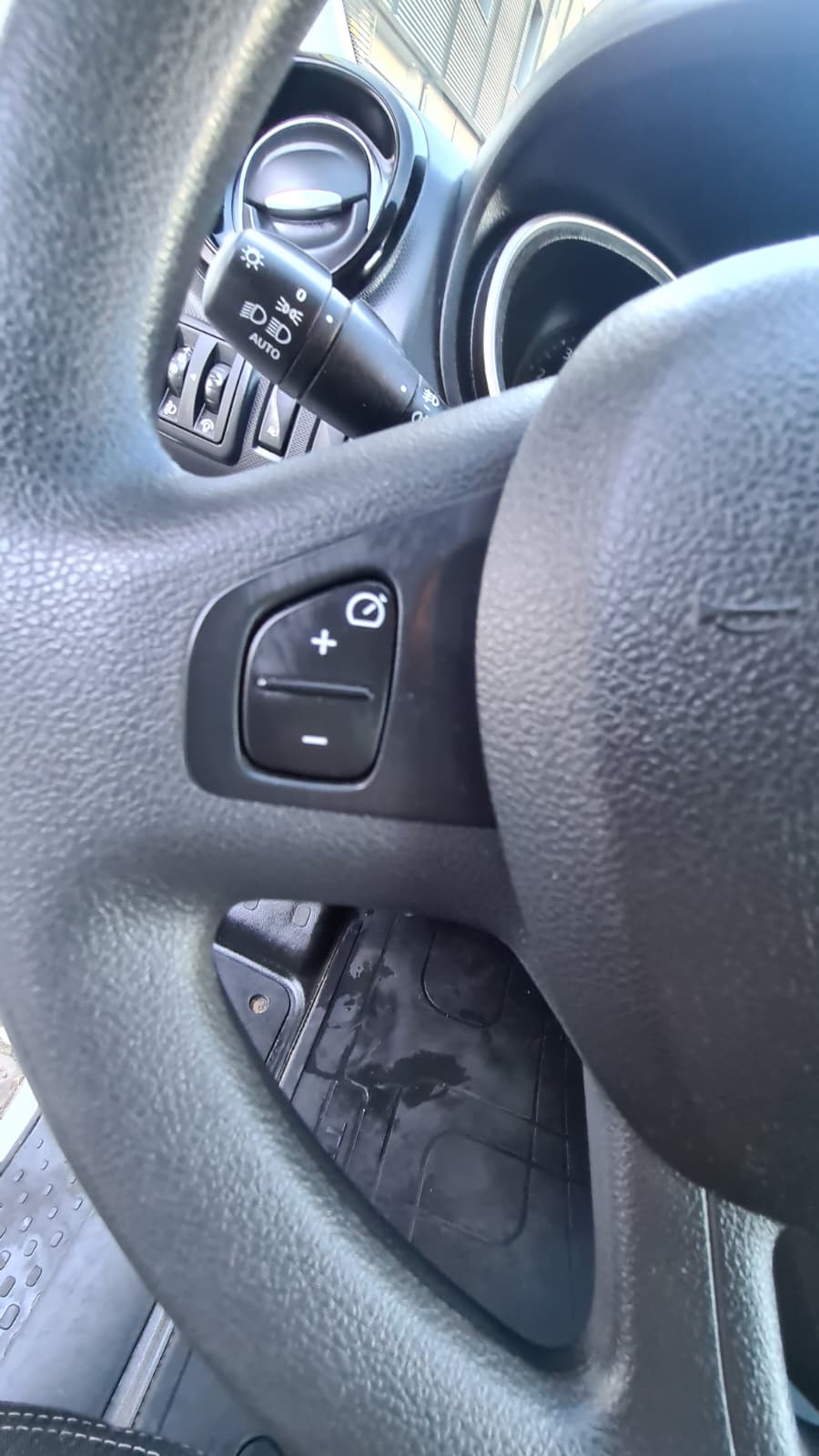 RENAULT Trafic 2.0 dCi 120 3.0t Business L2H1 ** L2H1 ** RF-Kamera ** PDC ** Klimaanlage ** 3-Plätzer ** Sortimo **-image-5