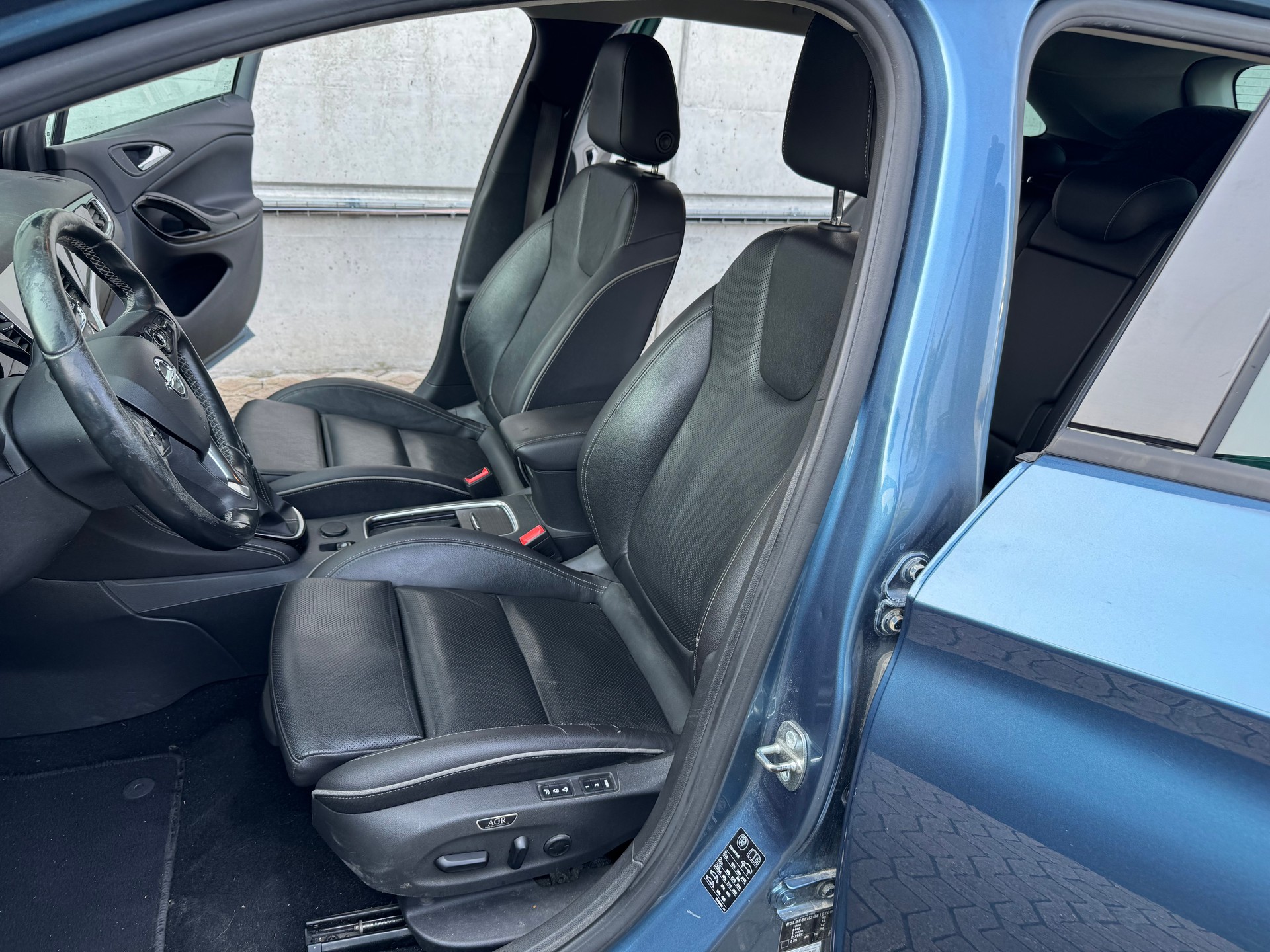 OPEL Astra Sports Tourer 1.6i Turbo Excellence-image-6