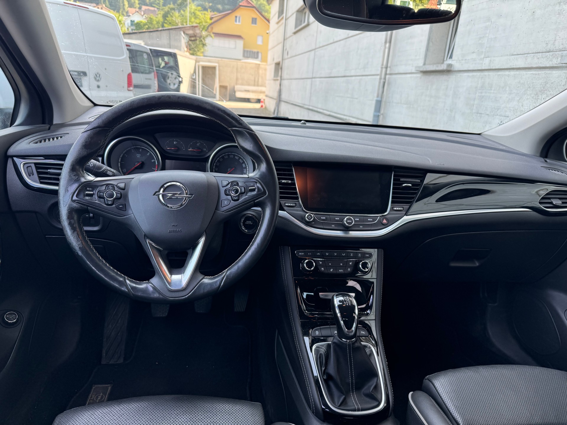 OPEL Astra Sports Tourer 1.6i Turbo Excellence-image-5