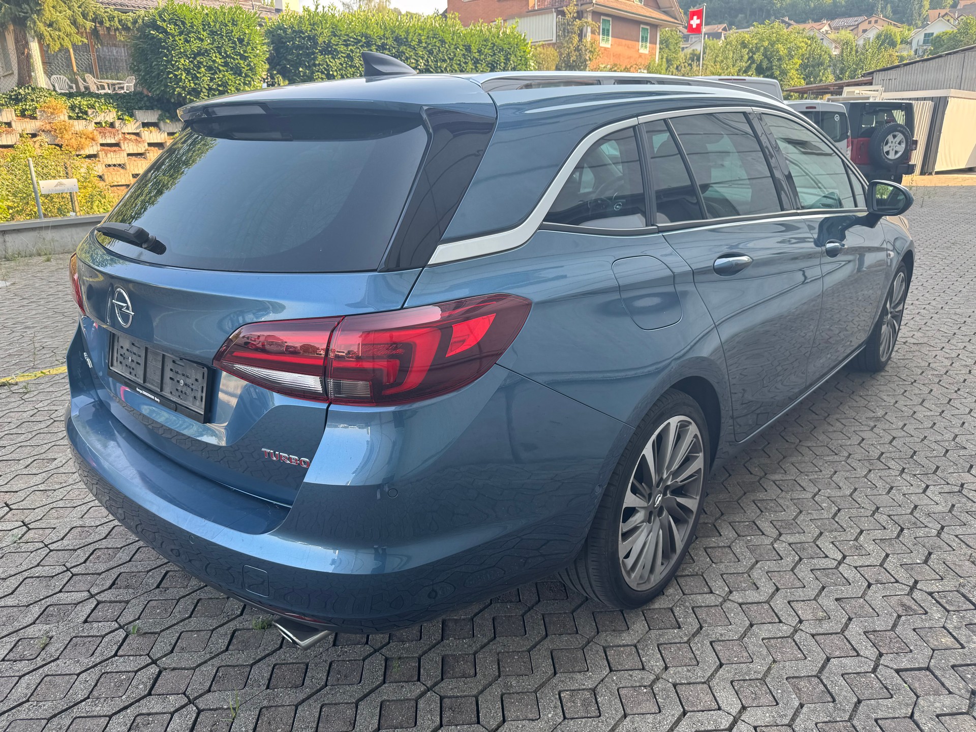 OPEL Astra Sports Tourer 1.6i Turbo Excellence-image-4