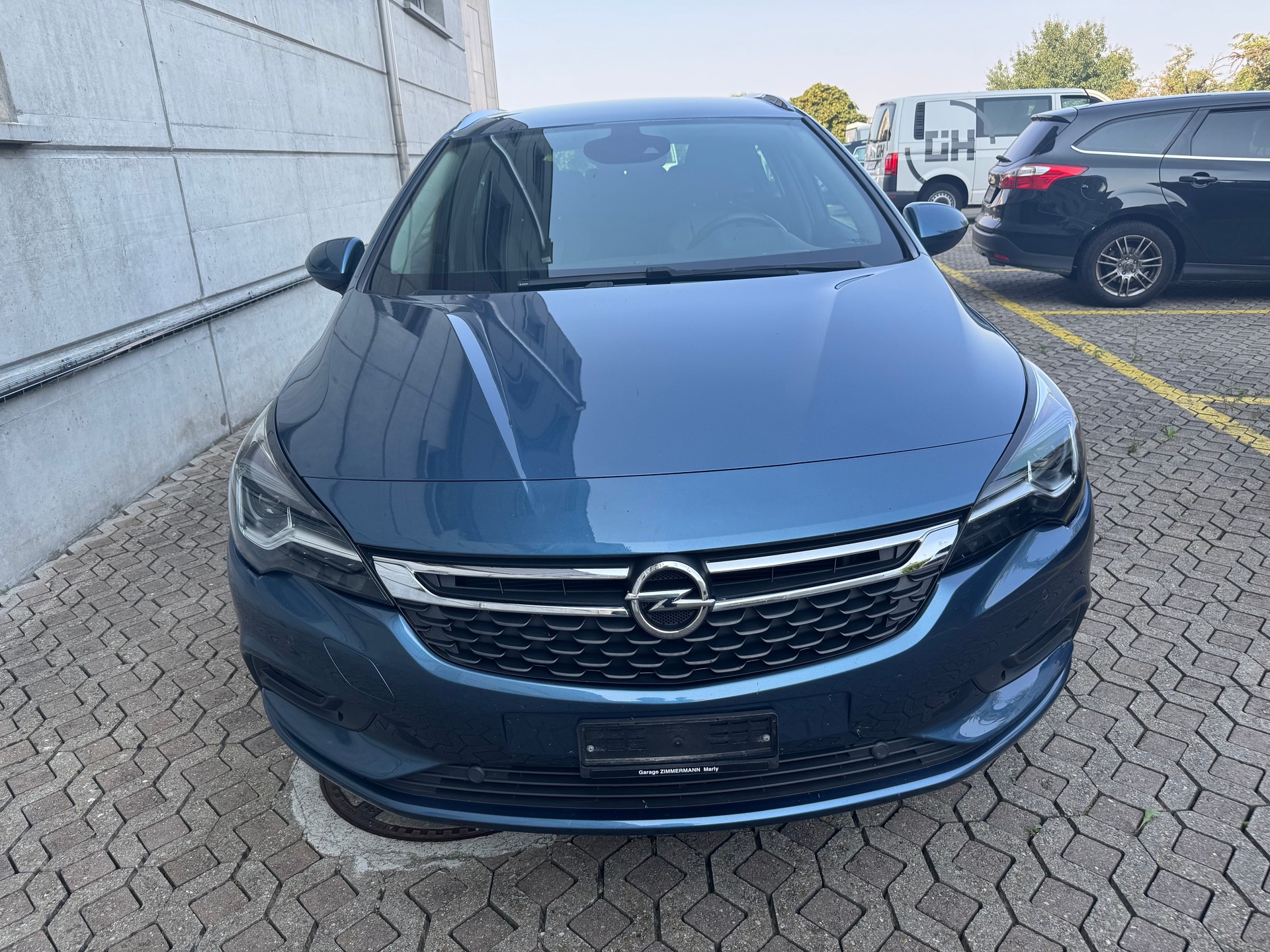 OPEL Astra Sports Tourer 1.6i Turbo Excellence-image-1
