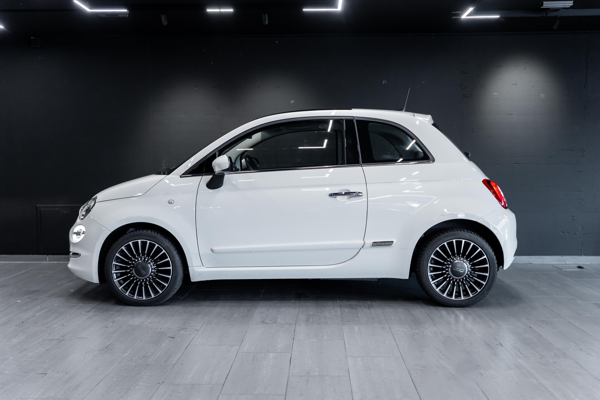 FIAT 500 1.2 Lounge Dualogic / CH Auto / Sehr gepflegt / Multifunktion-Display / Einparkhilfe hinten / Style Paket-image-3