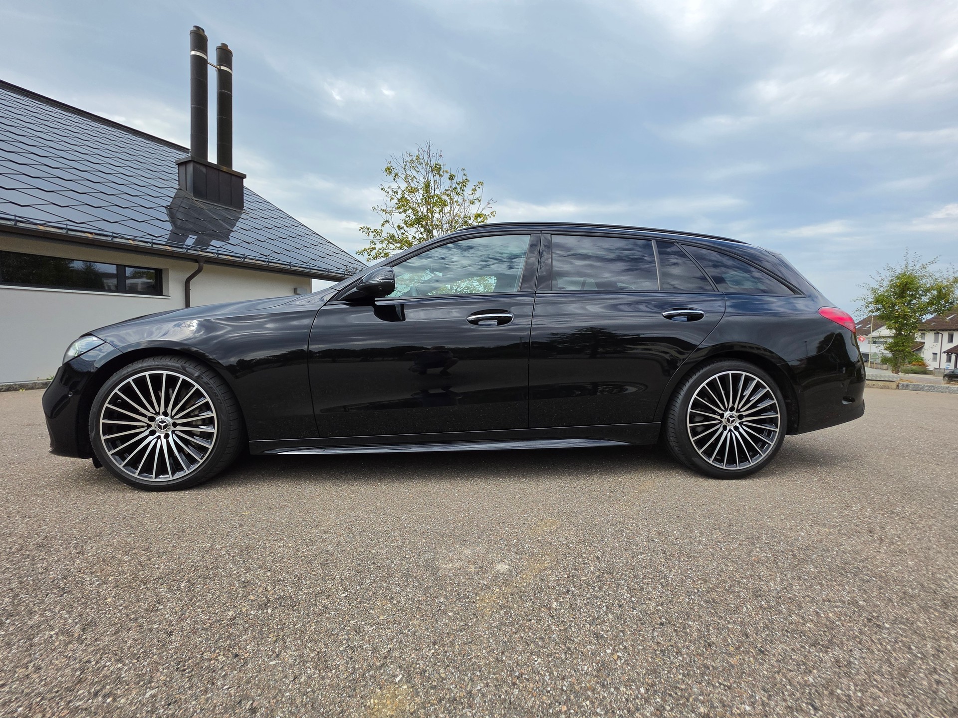 MERCEDES-BENZ C 220 d AMG Line 4matic-image-2