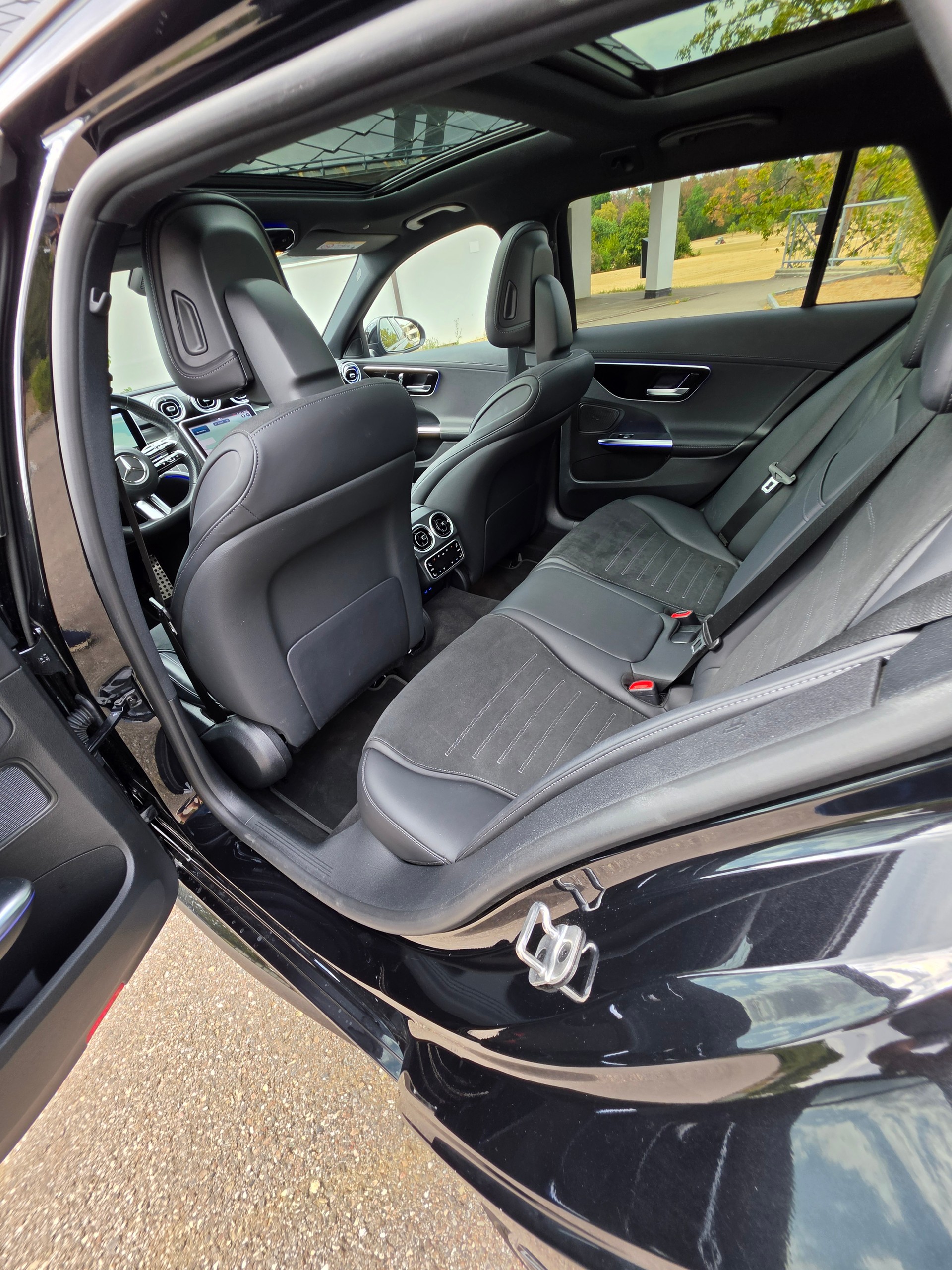 MERCEDES-BENZ C 220 d AMG Line 4matic-image-9