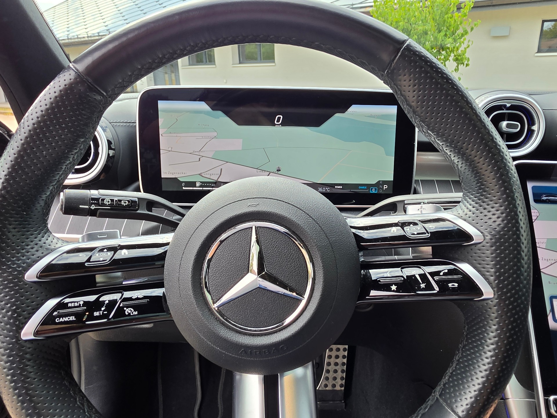 MERCEDES-BENZ C 220 d AMG Line 4matic-image-12