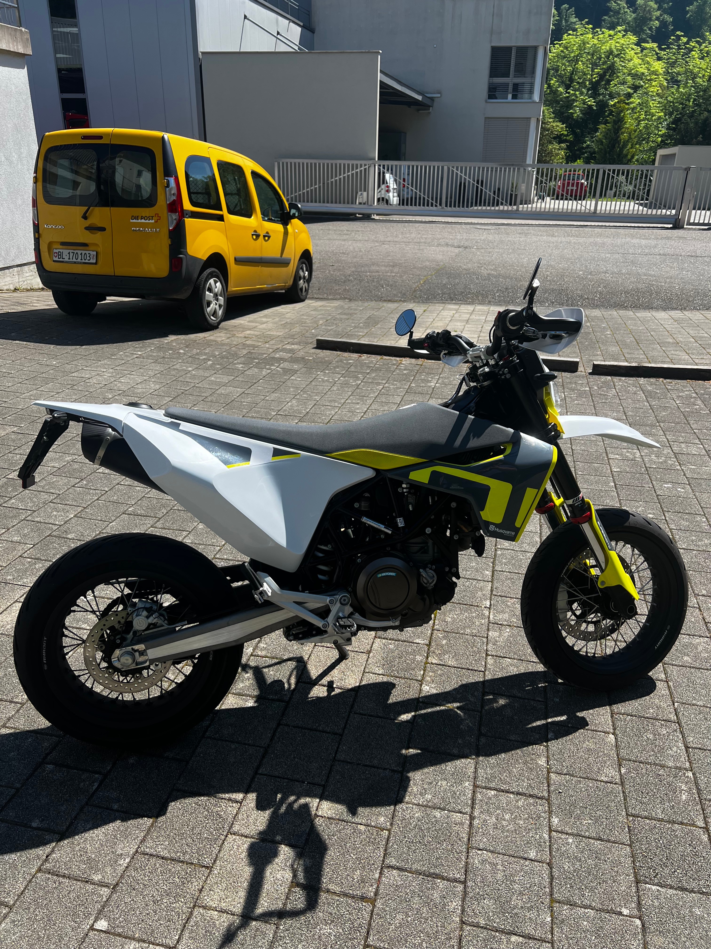 Car photo