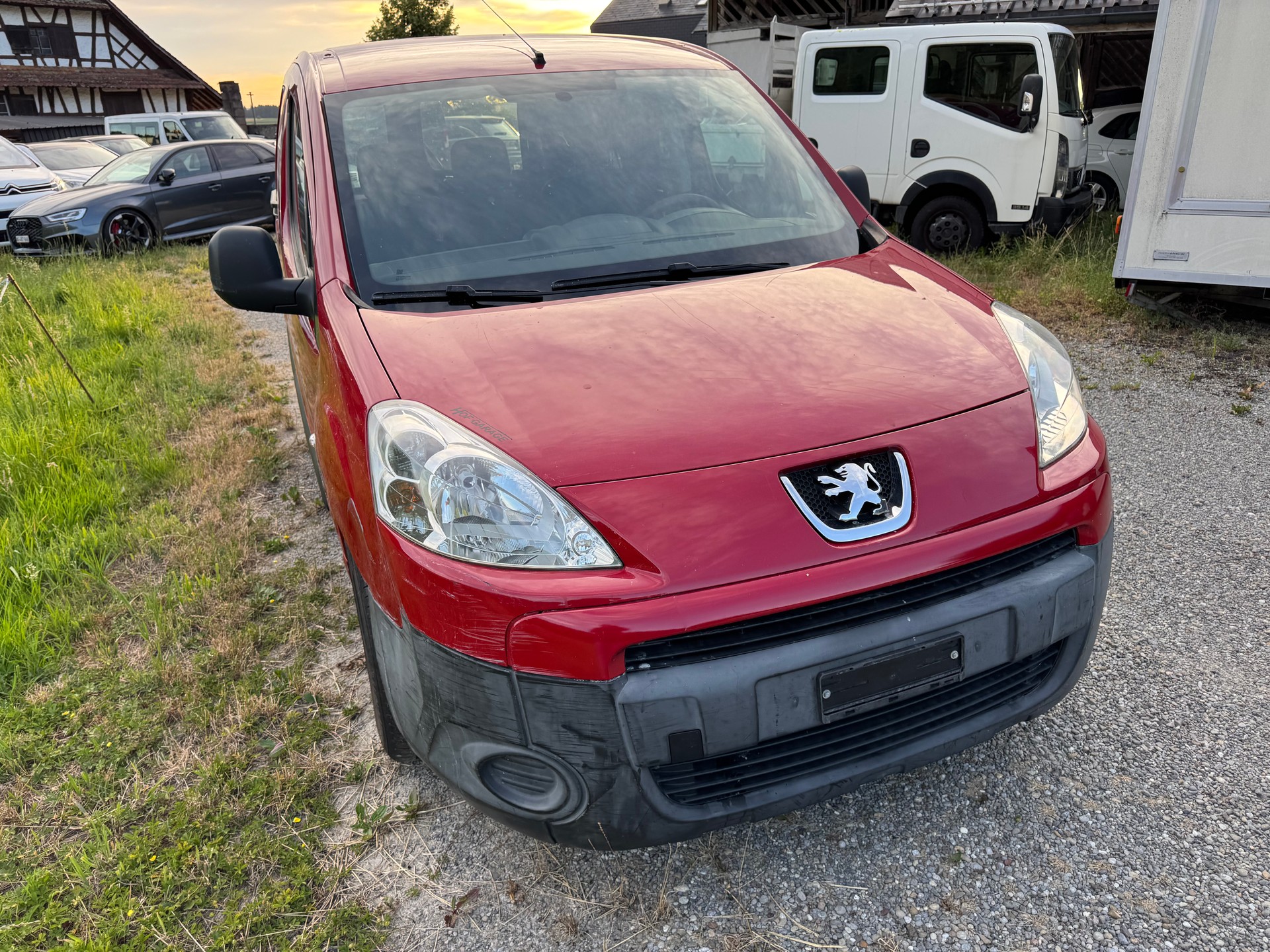 PEUGEOT Partner 1.6 HDI Urban Pack-image-2