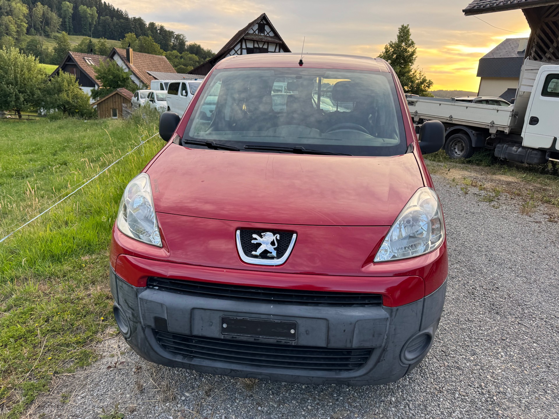 PEUGEOT Partner 1.6 HDI Urban Pack-image-0