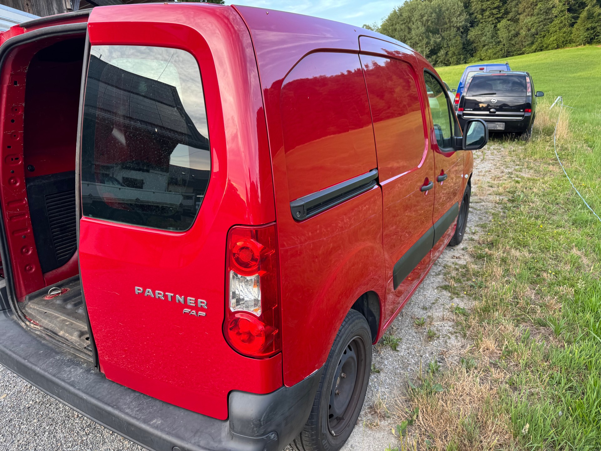 PEUGEOT Partner 1.6 HDI Urban Pack-image-6