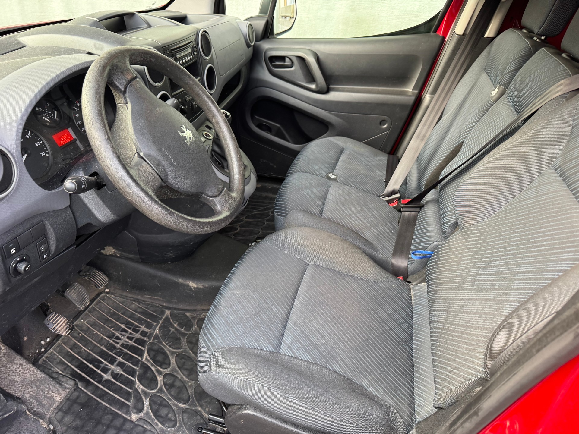 PEUGEOT Partner 1.6 HDI Urban Pack-image-10
