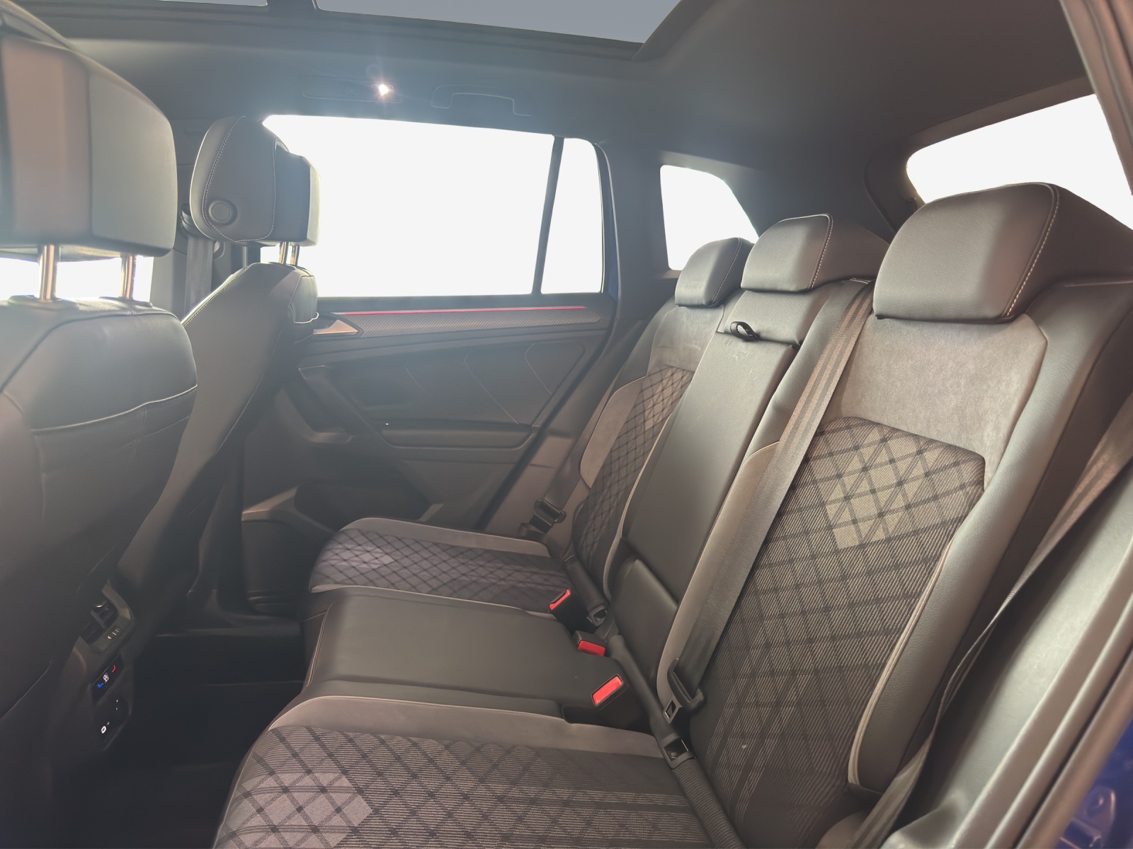 VW Tiguan 2.0TSI R-Line 4Motion DSG-image-11