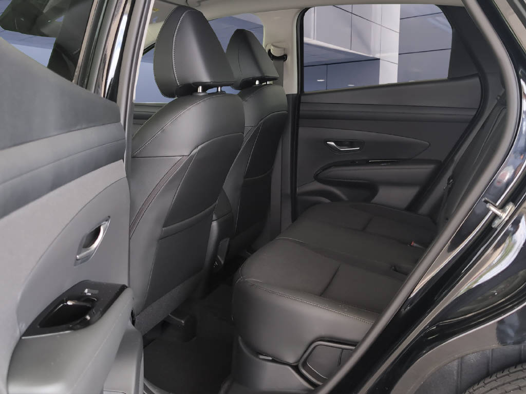 HYUNDAI TUCSON 1.6 T-GDi Hybrid Amplia 4WD-image-10