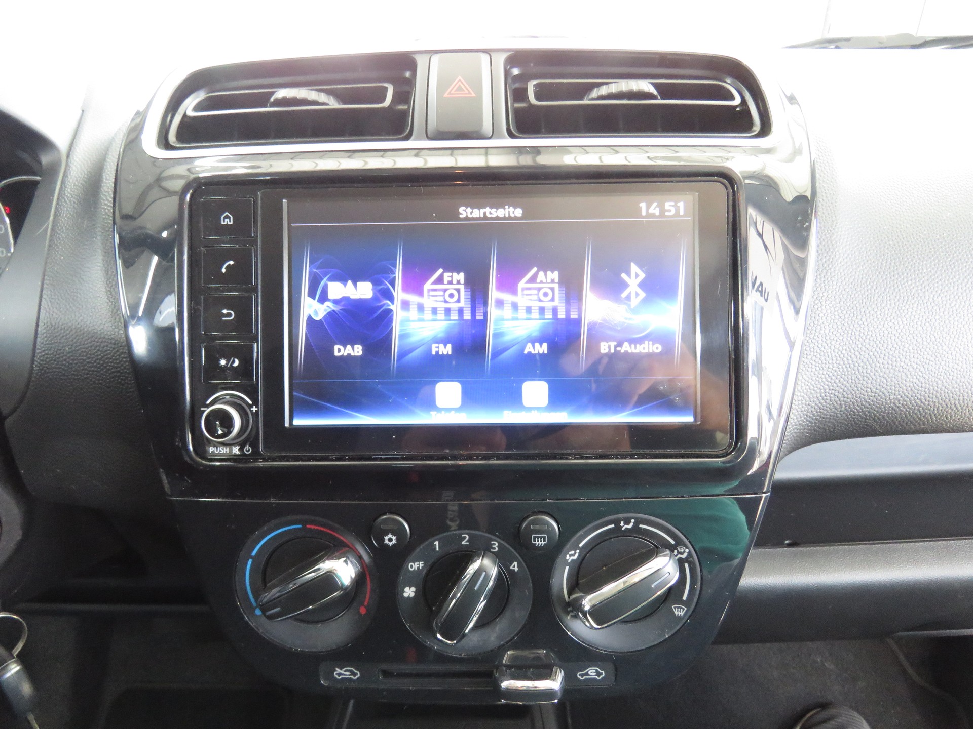 MITSUBISHI Space Star 1.2 CVT Inform (Automat)-image-11