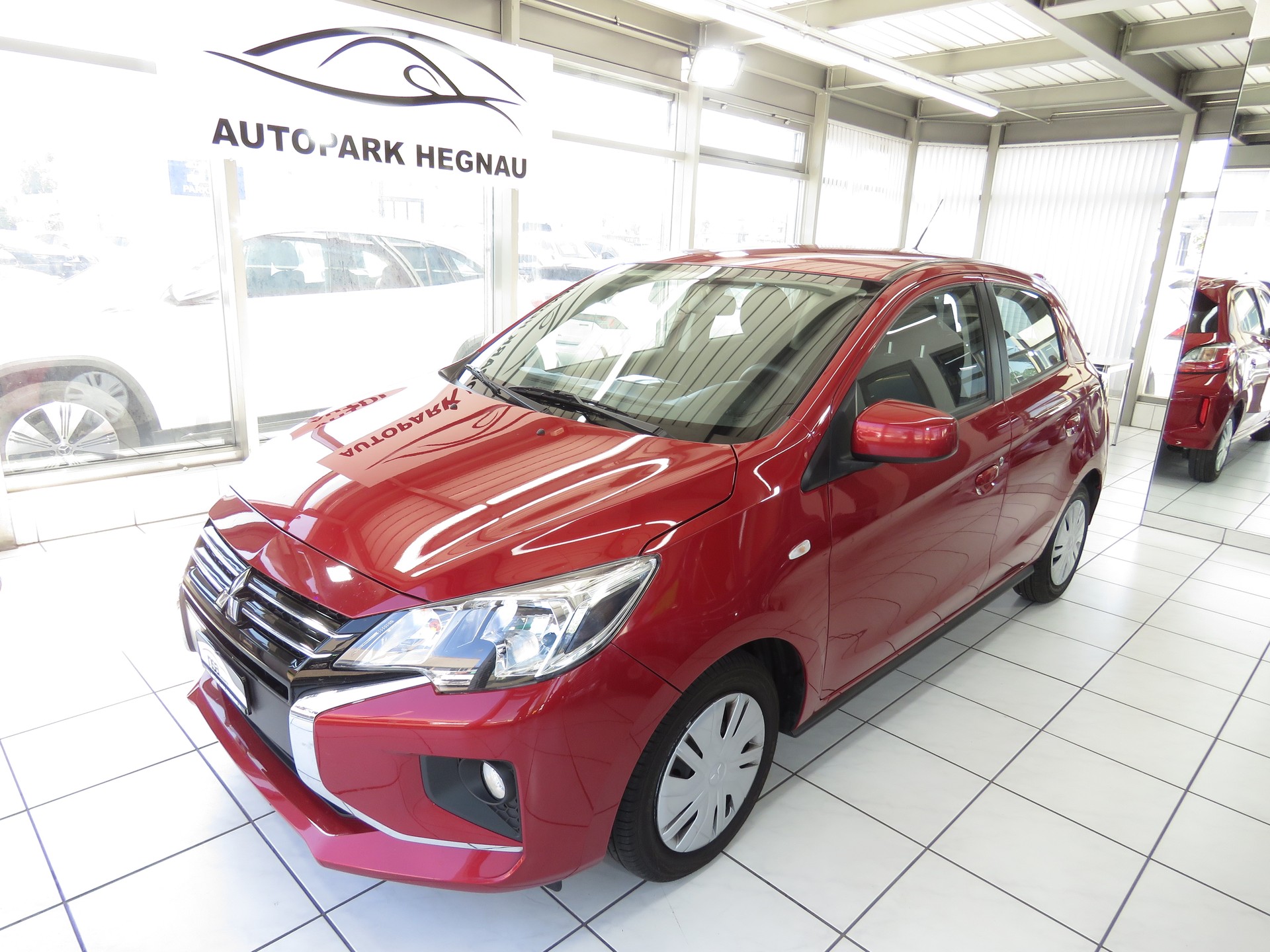 MITSUBISHI Space Star 1.2 CVT Inform (Automat)-image-0