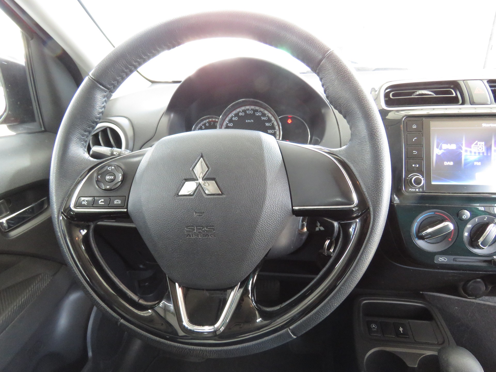 MITSUBISHI Space Star 1.2 CVT Inform (Automat)-image-13