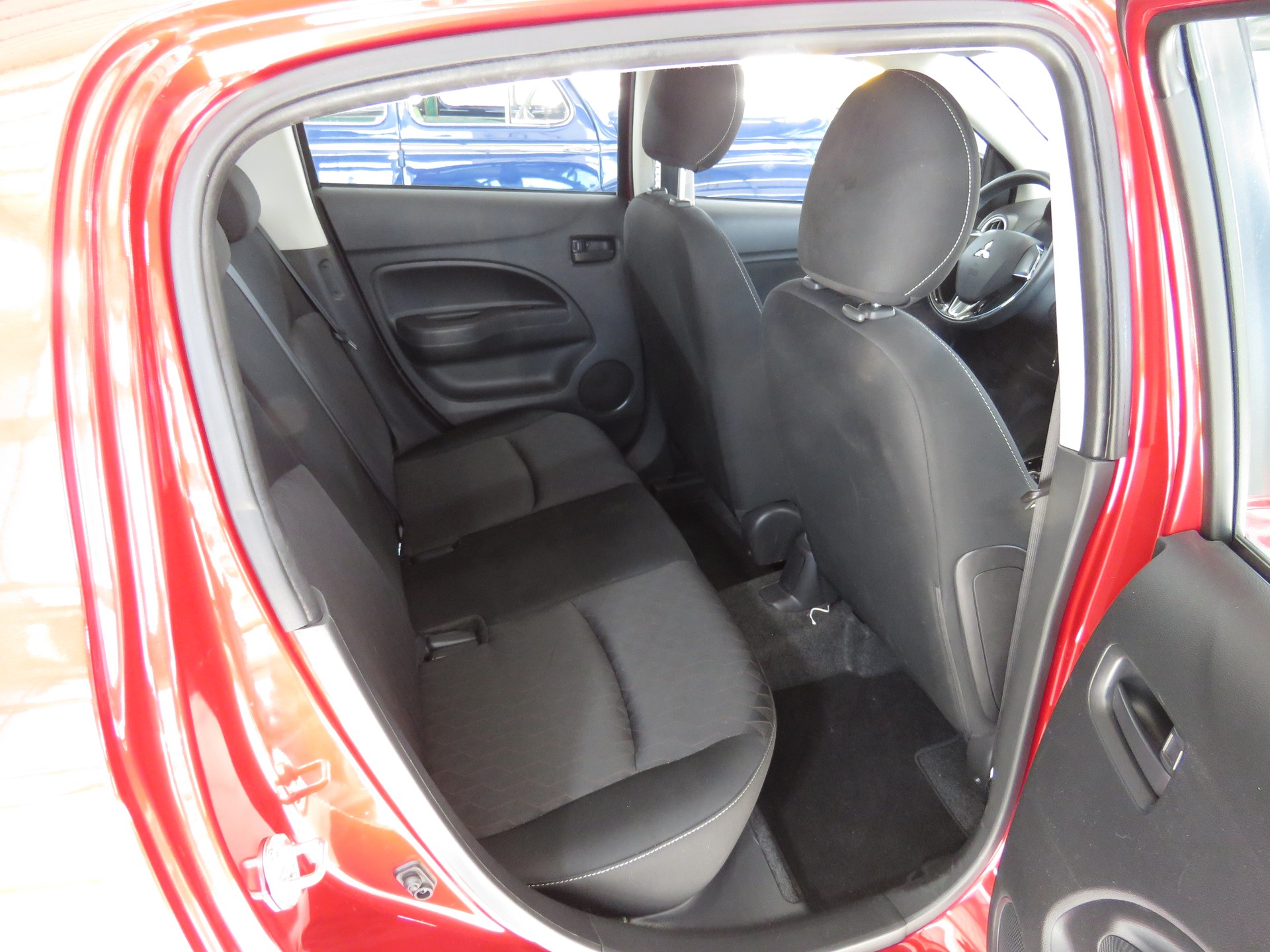 MITSUBISHI Space Star 1.2 CVT Inform (Automat)-image-9