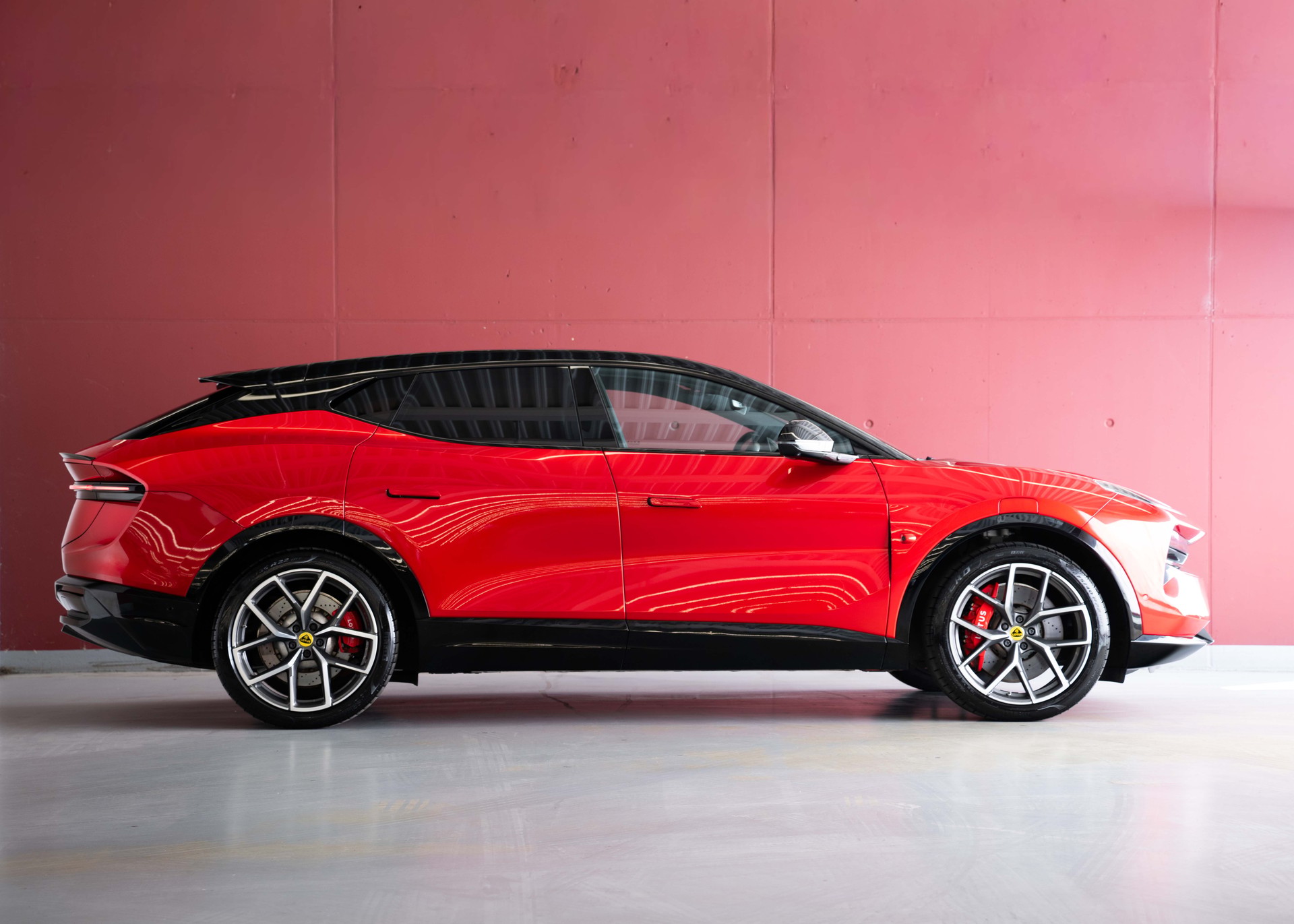 LOTUS Eletre 112kWh S (Swiss car 1st hand, like new, 60-month factory warranty)-image-6