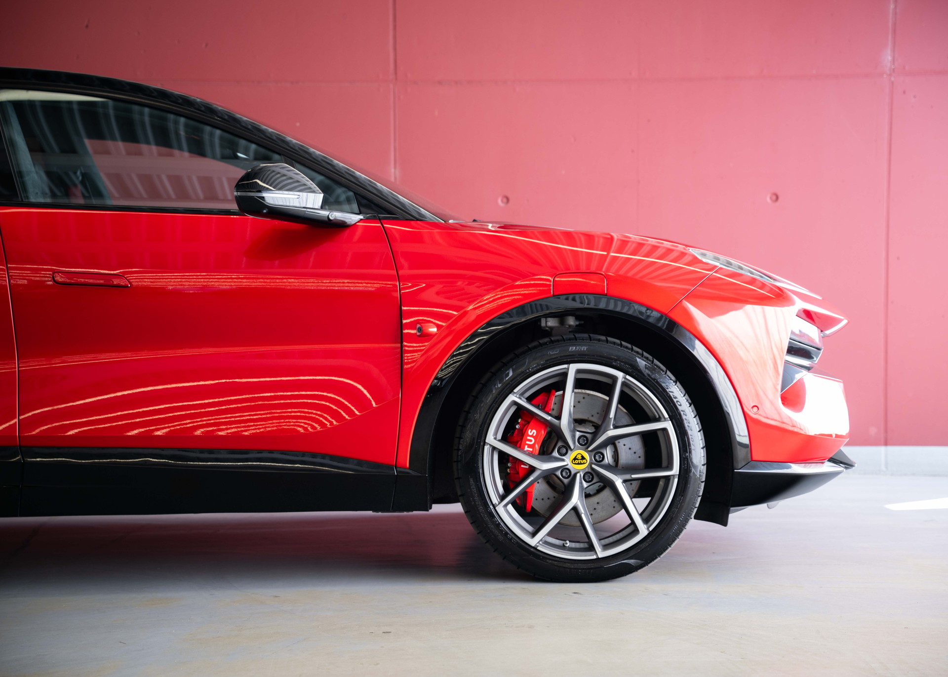 LOTUS Eletre 112kWh S (Swiss car 1st hand, like new, 60-month factory warranty)-image-8