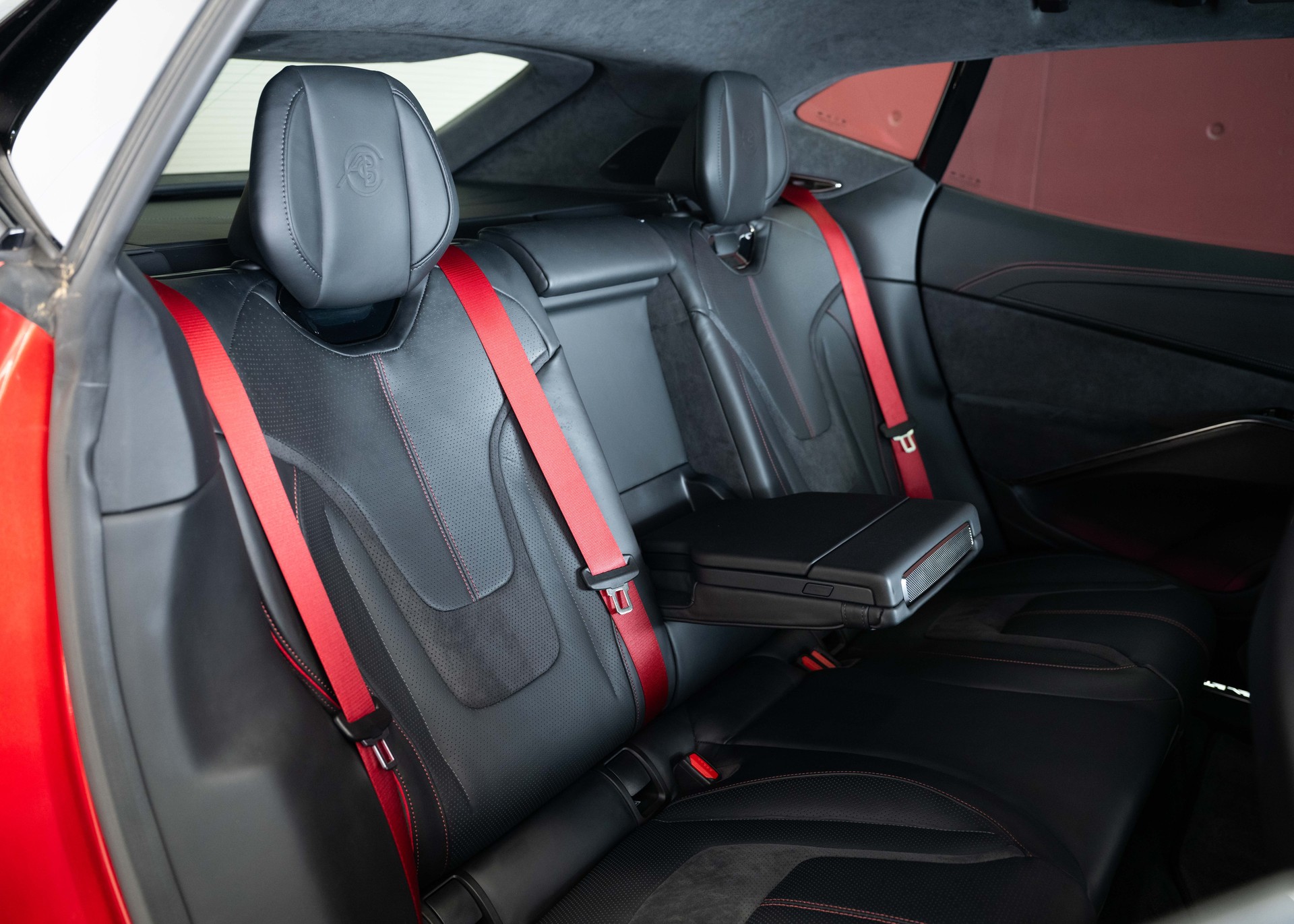 LOTUS Eletre 112kWh S (Swiss car 1st hand, like new, 60-month factory warranty)-image-24