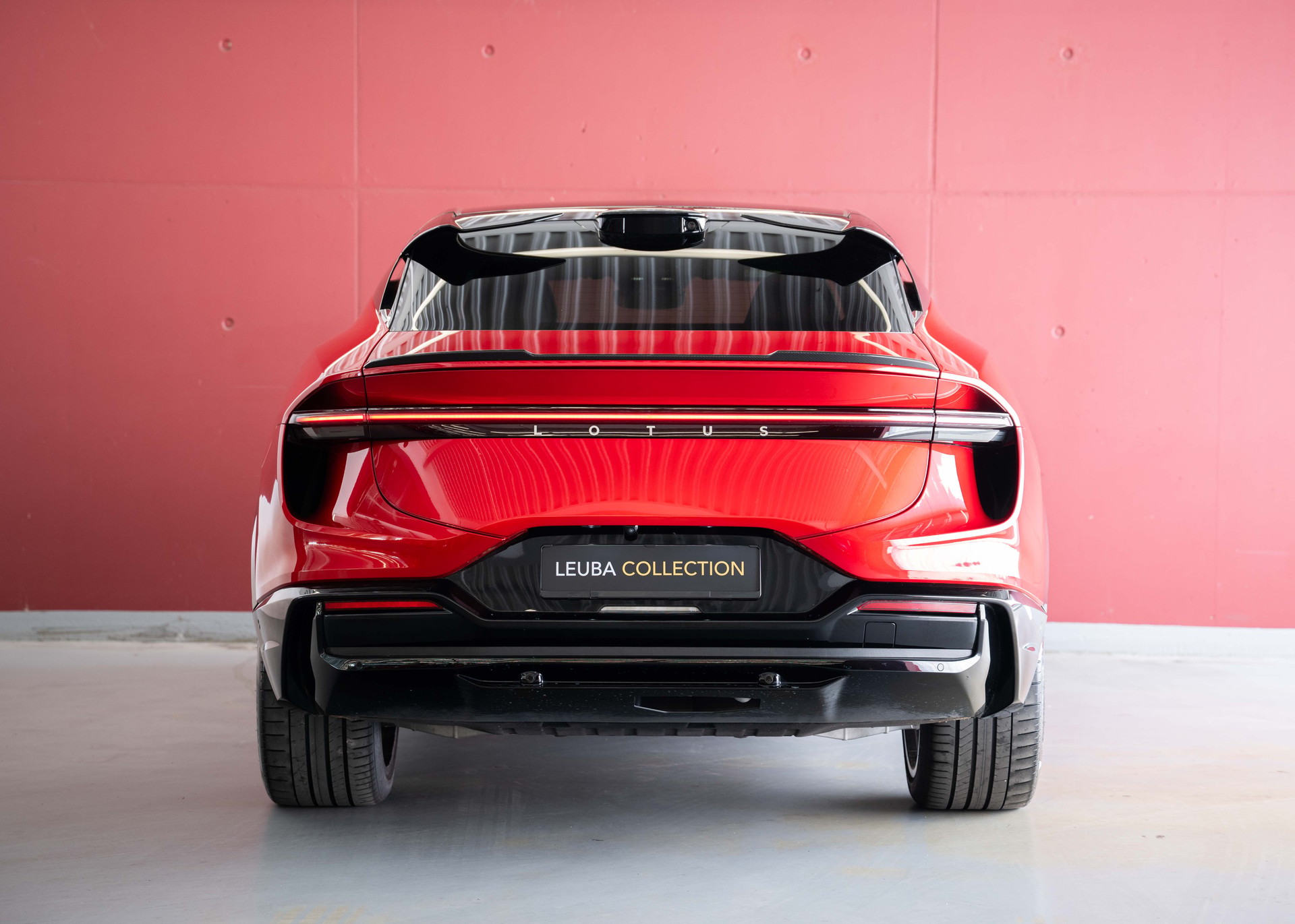 LOTUS Eletre 112kWh S (Swiss car 1st hand, like new, 60-month factory warranty)-showroom-element-3