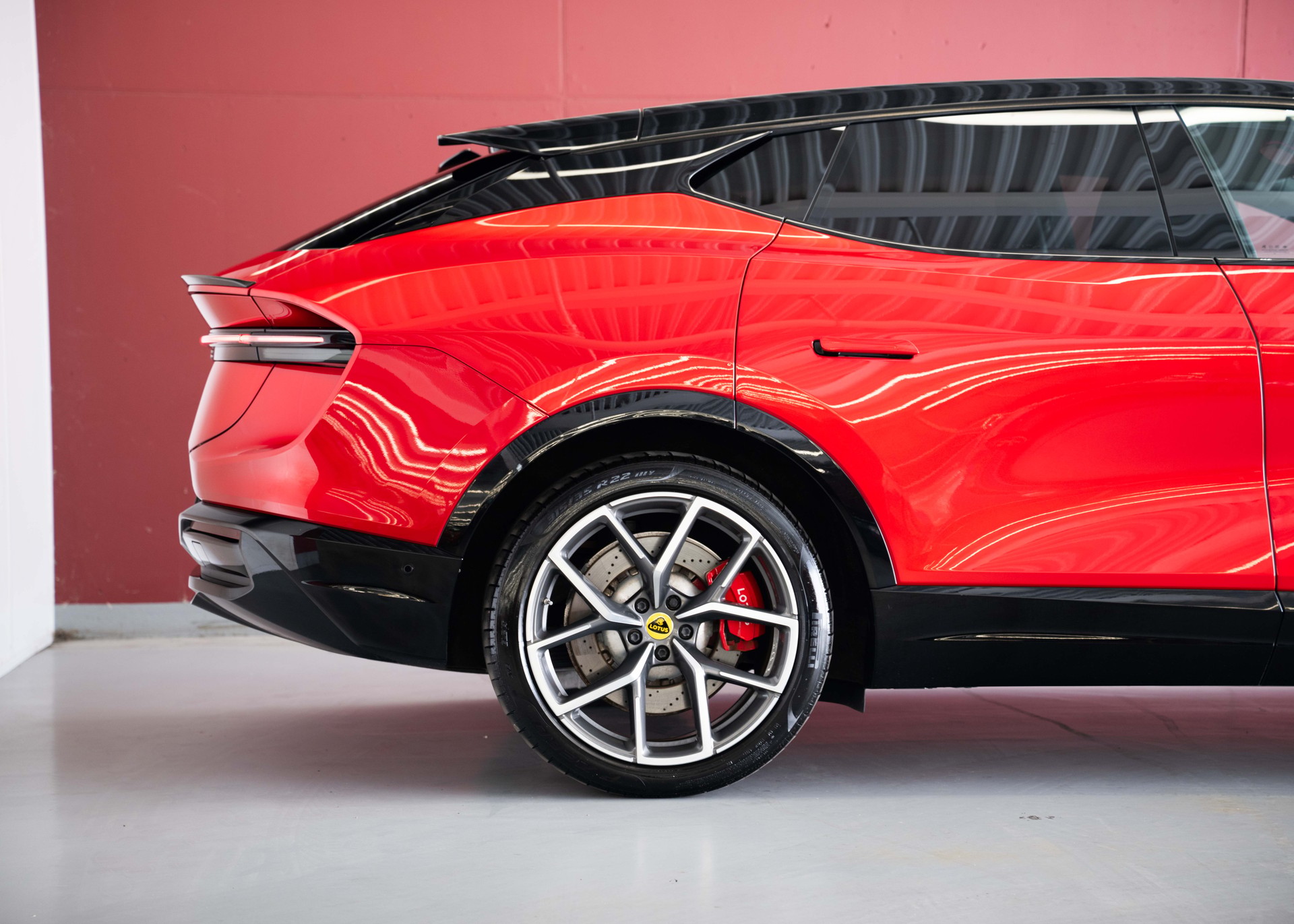 LOTUS Eletre 112kWh S (Swiss car 1st hand, like new, 60-month factory warranty)-image-7
