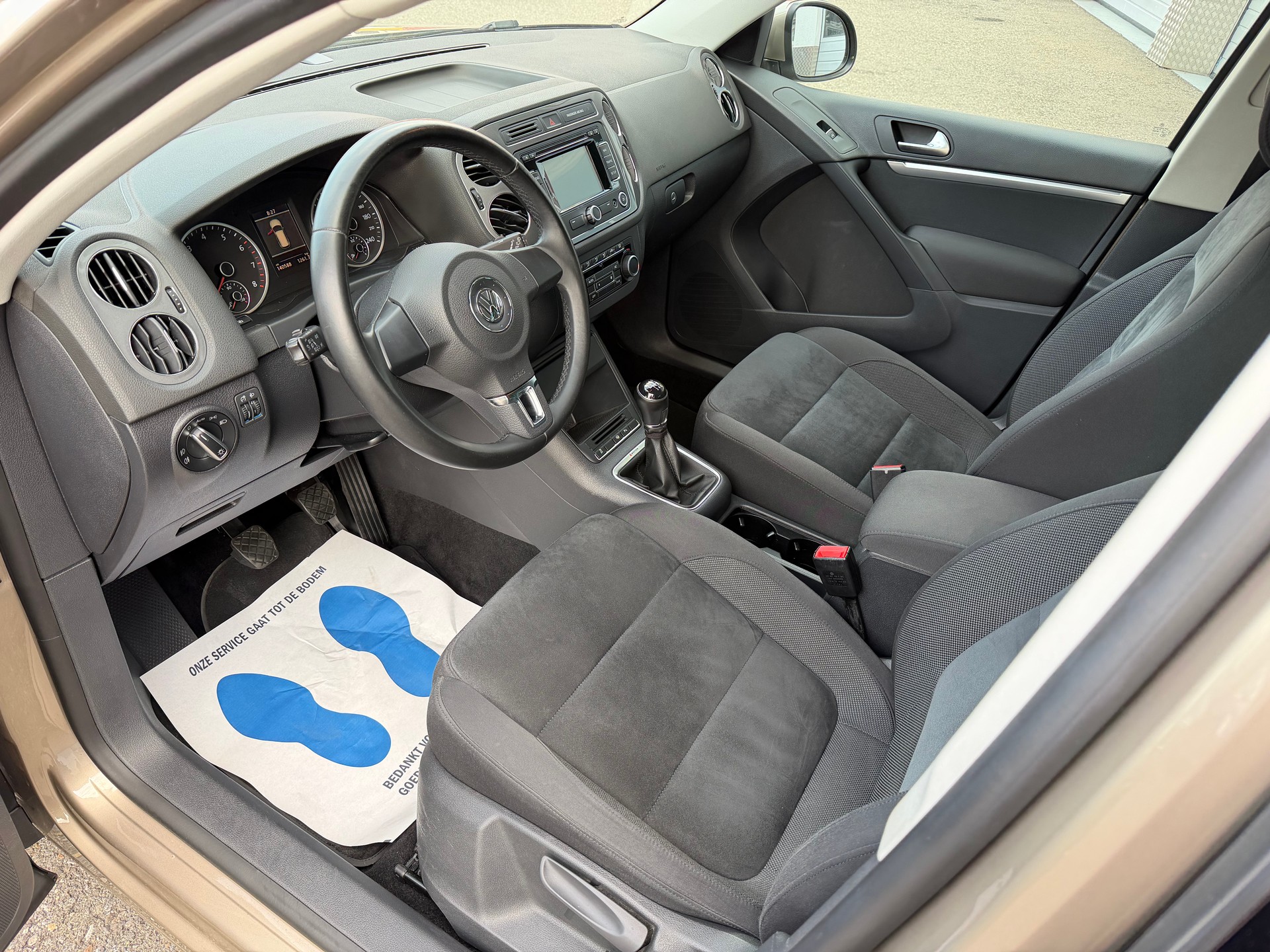 VW Tiguan 1.4 TSI Track&Style 4Motion-image-4