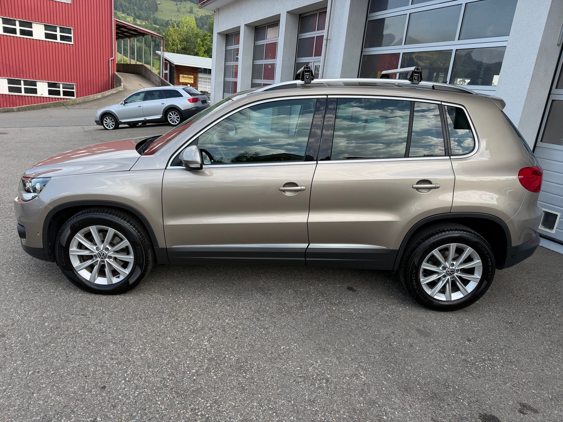 VW Tiguan 1.4 TSI Track&Style 4Motion-image-1