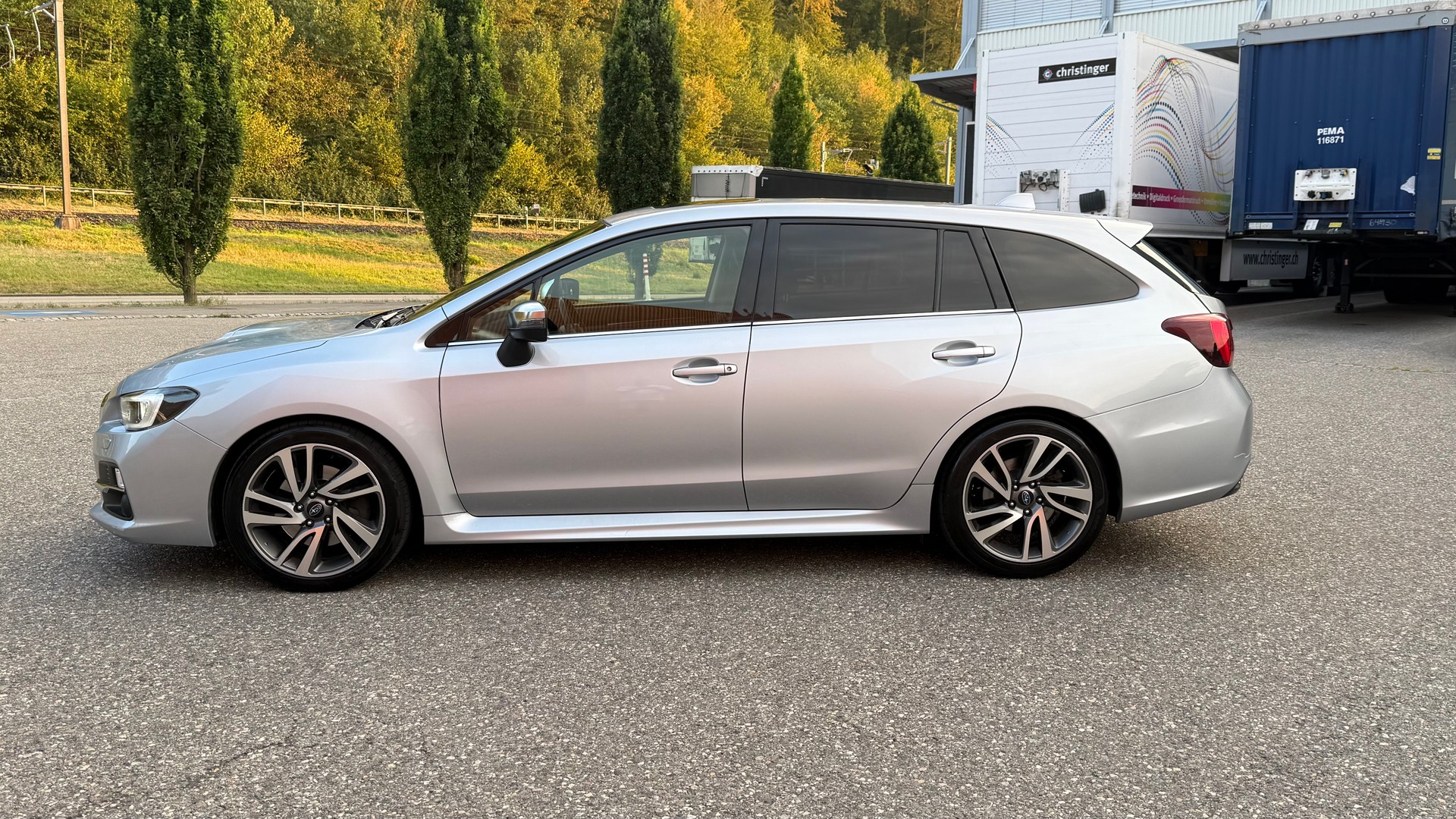 SUBARU Levorg 1.6DIT Luxury S AWD Lineartronic-image-4