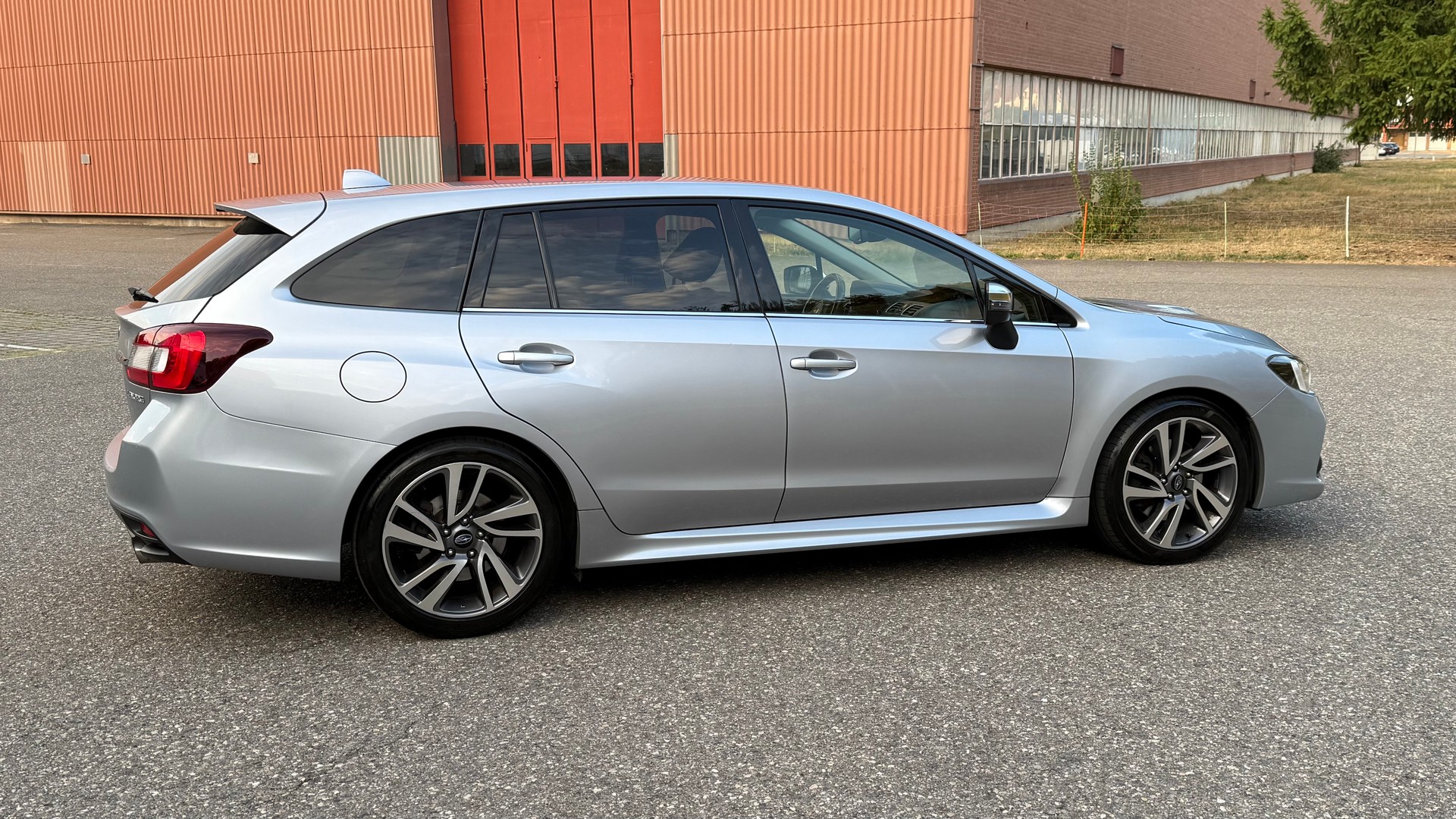 SUBARU Levorg 1.6DIT Luxury S AWD Lineartronic-image-5