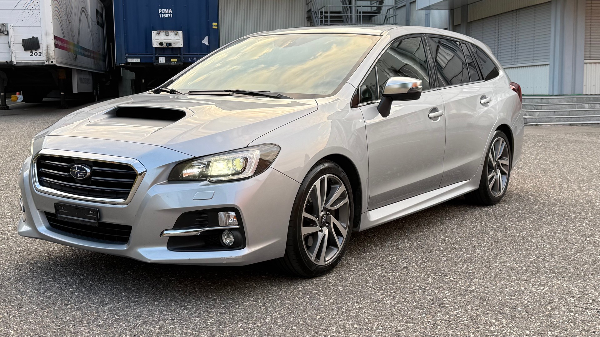 SUBARU Levorg 1.6DIT Luxury S AWD Lineartronic-image-3