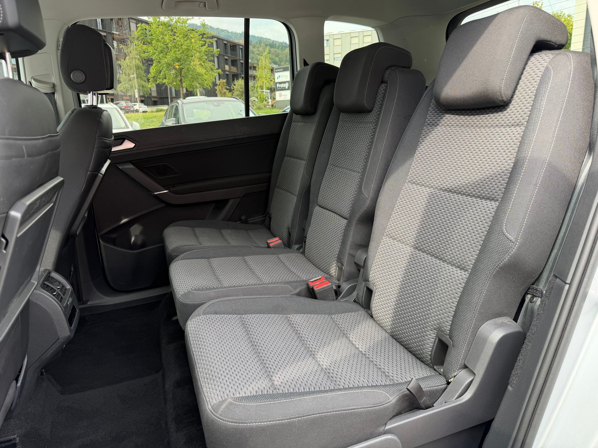 VW Touran 2.0 TDI BlueMotion Technology Comfortline DSG-image-8