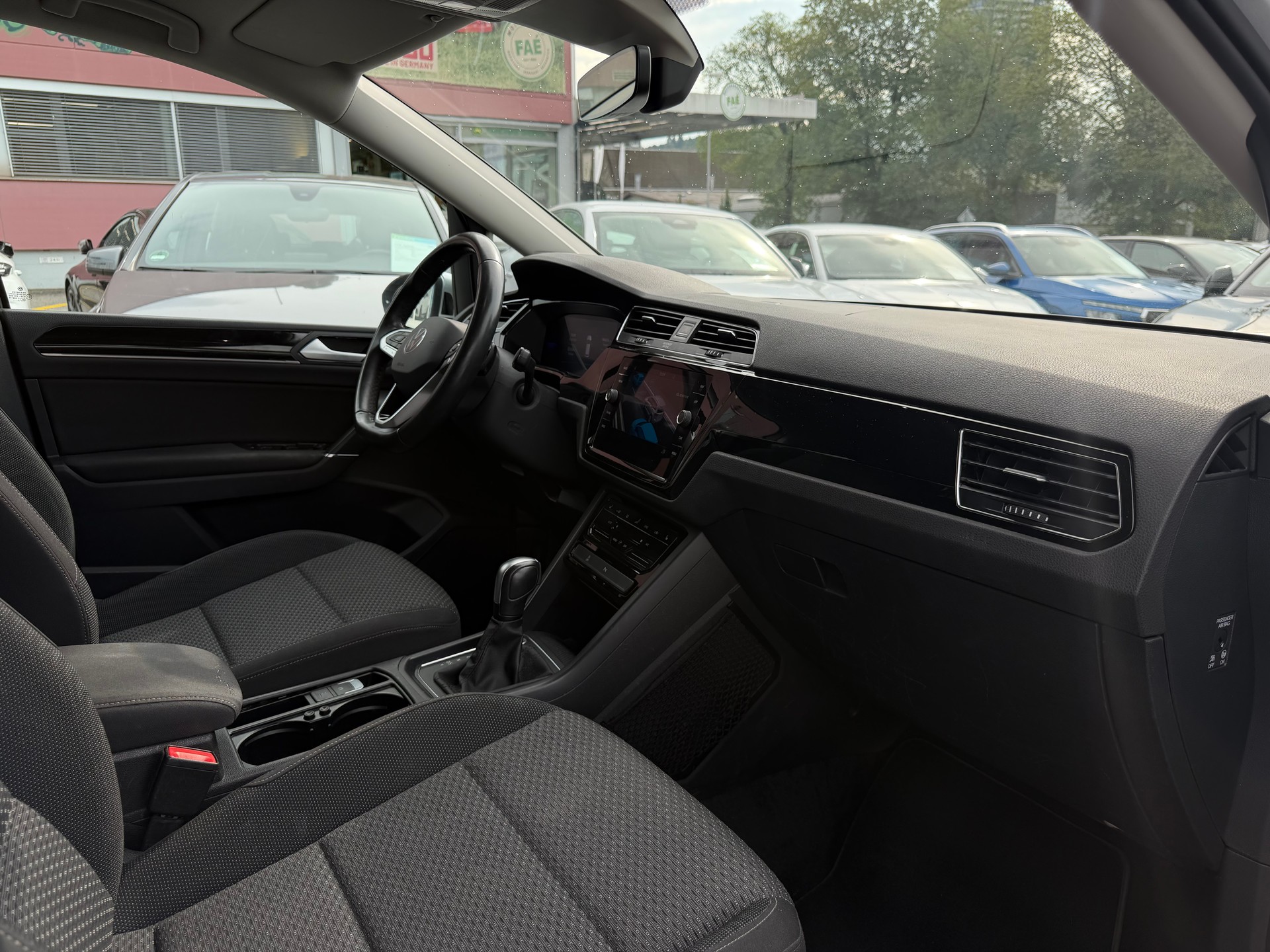 VW Touran 2.0 TDI BlueMotion Technology Comfortline DSG-image-11