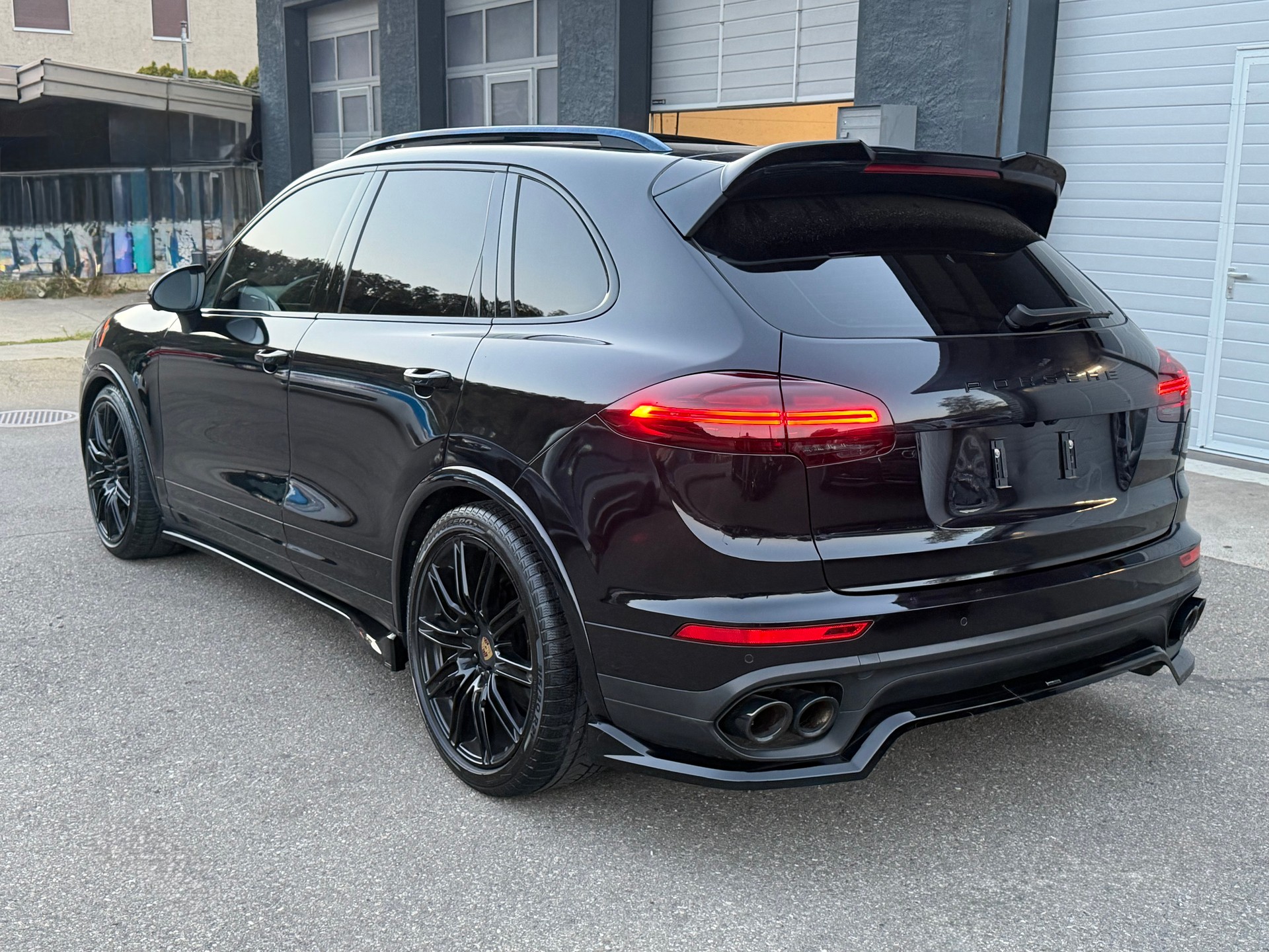PORSCHE Cayenne Diesel Platinum Edition-image-5