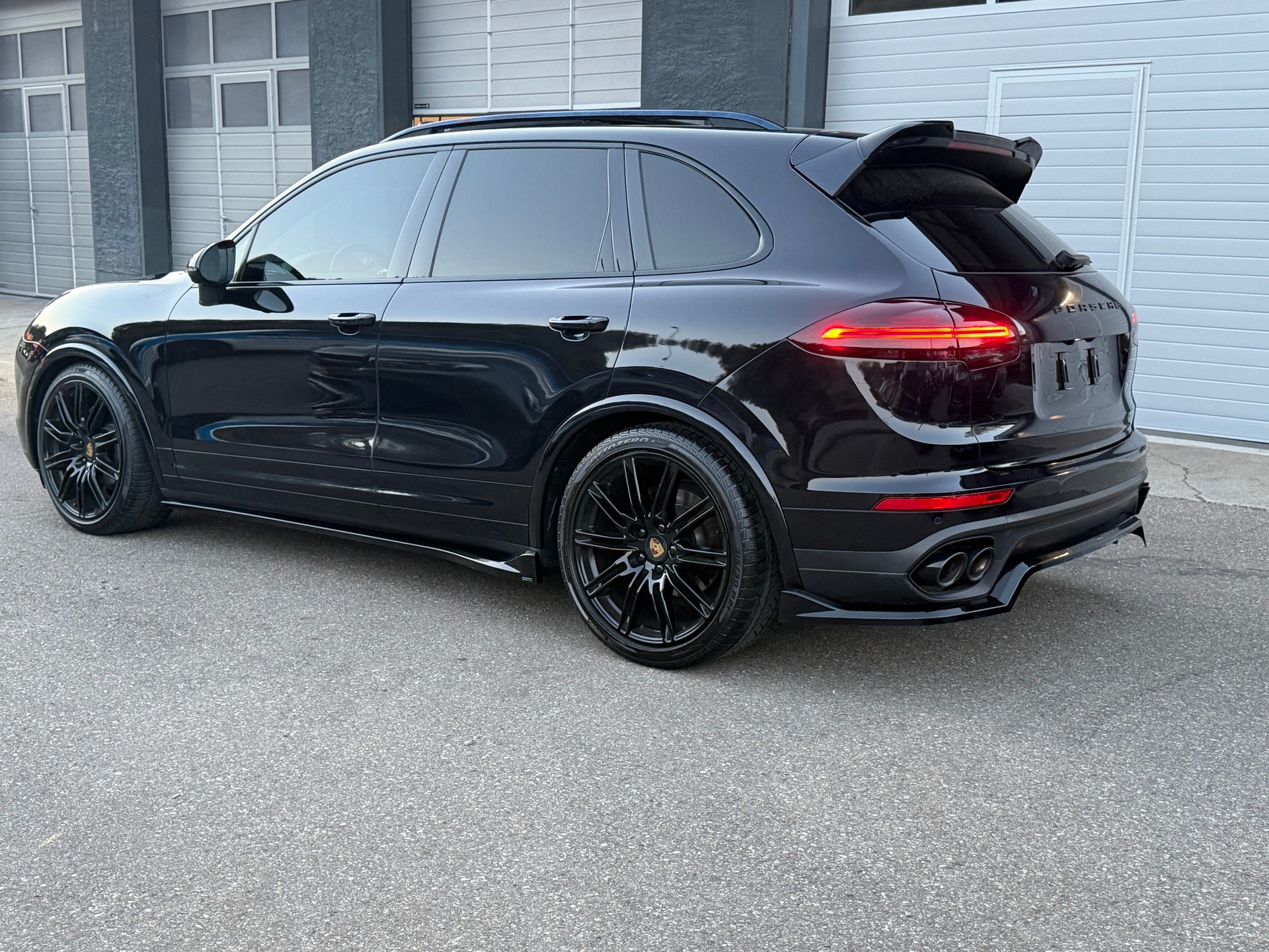 PORSCHE Cayenne Diesel Platinum Edition-image-7