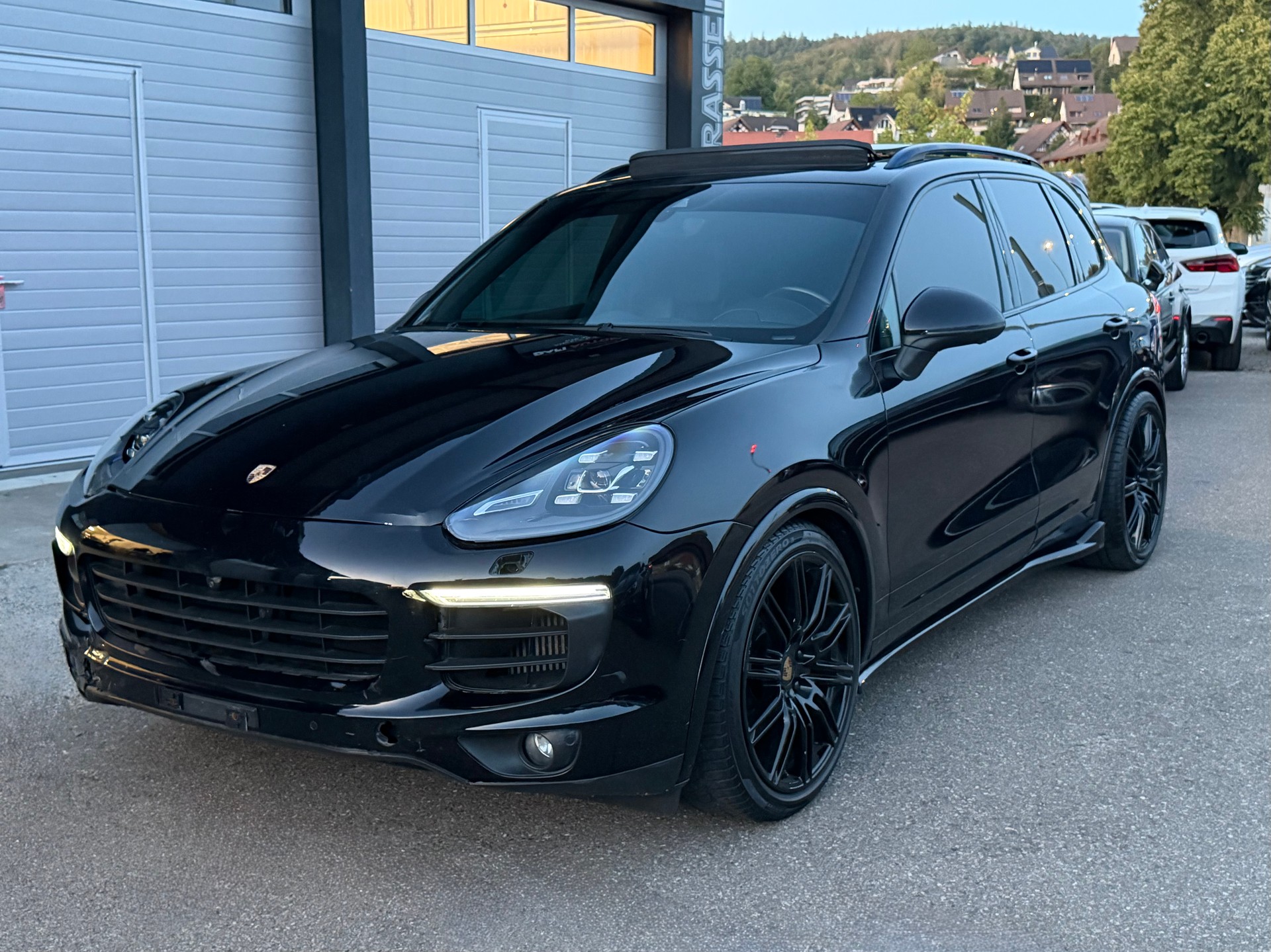 PORSCHE Cayenne Diesel Platinum Edition-image-3